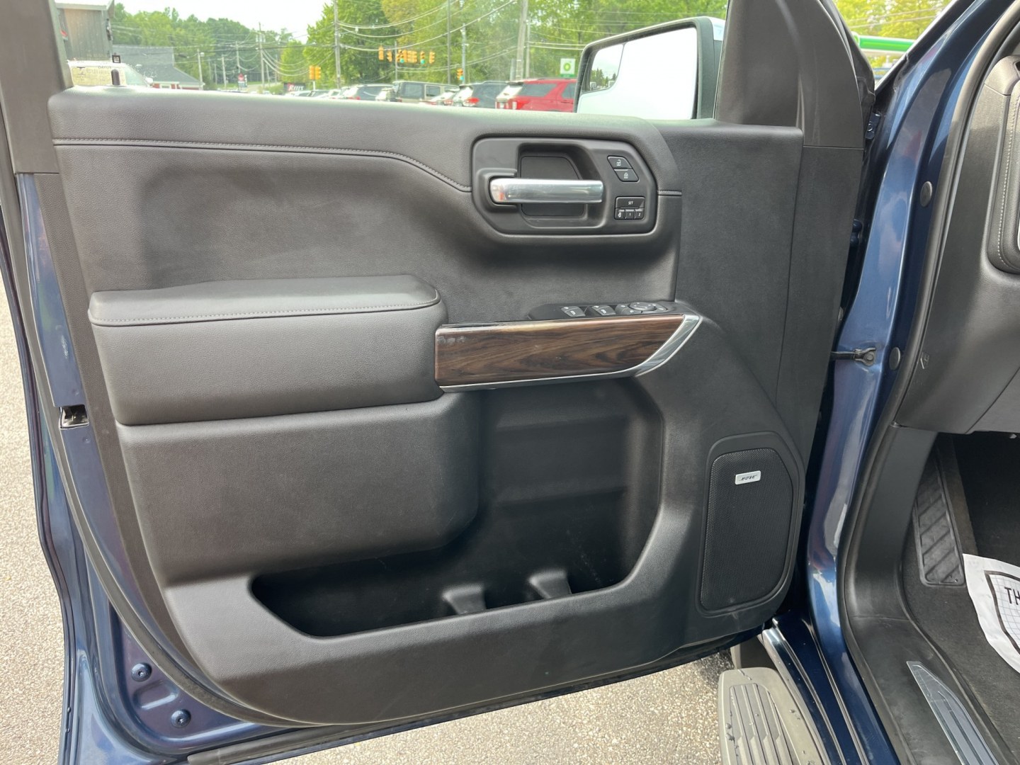 2019 Blue /Black GMC Sierra 1500 SLT Crew Cab 4WD (1GTU9DED4KZ) with an 5.3L V8 OHV 16V engine, Automatic transmission, located at 11115 Chardon Rd. , Chardon, OH, 44024, (440) 214-9705, 41.580246, -81.241943 - 2019 GMC Sierra 1500 SLT Crew Cab 4WD – Strong V8 Capability with Premium Comfort and One-Owner History If you want a full-size truck that can work hard and still feel well equipped, this 2019 GMC Sierra 1500 SLT Crew Cab 4WD is a strong option. The 5.3L EcoTec3 V8 and 8-speed automatic deliver d- Photo#17