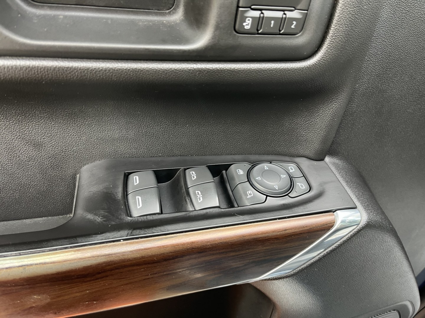 2019 Blue /Black GMC Sierra 1500 SLT Crew Cab 4WD (1GTU9DED4KZ) with an 5.3L V8 OHV 16V engine, Automatic transmission, located at 11115 Chardon Rd. , Chardon, OH, 44024, (440) 214-9705, 41.580246, -81.241943 - 2019 GMC Sierra 1500 SLT Crew Cab 4WD – Strong V8 Capability with Premium Comfort and One-Owner History If you want a full-size truck that can work hard and still feel well equipped, this 2019 GMC Sierra 1500 SLT Crew Cab 4WD is a strong option. The 5.3L EcoTec3 V8 and 8-speed automatic deliver d- Photo#18