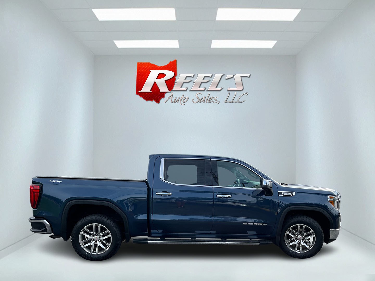 2019 Blue /Black GMC Sierra 1500 SLT Crew Cab 4WD (1GTU9DED4KZ) with an 5.3L V8 OHV 16V engine, Automatic transmission, located at 11115 Chardon Rd. , Chardon, OH, 44024, (440) 214-9705, 41.580246, -81.241943 - 2019 GMC Sierra 1500 SLT Crew Cab 4WD – Strong V8 Capability with Premium Comfort and One-Owner History If you want a full-size truck that can work hard and still feel well equipped, this 2019 GMC Sierra 1500 SLT Crew Cab 4WD is a strong option. The 5.3L EcoTec3 V8 and 8-speed automatic deliver d- Photo#6