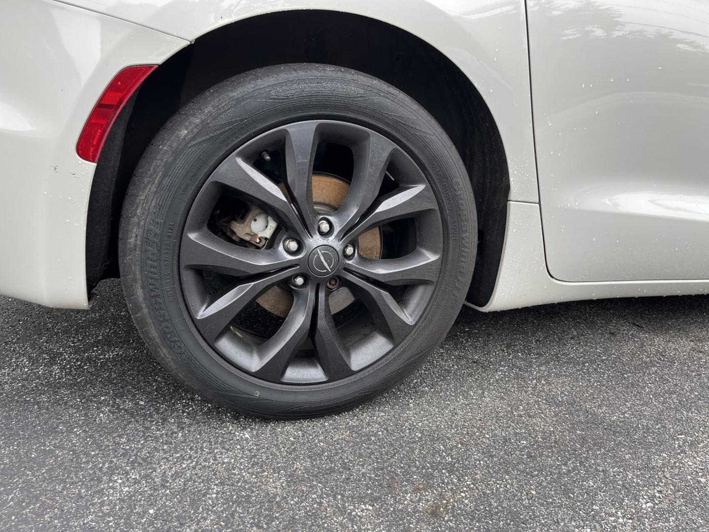 2020 White /Black Chrysler Pacifica Touring-L (2C4RC1BG0LR) with an 3.6L V6 DOHC 24V engine, Automatc transmission, located at 11115 Chardon Rd. , Chardon, OH, 44024, (440) 214-9705, 41.580246, -81.241943 - 2020 Chrysler Pacifica Touring L – Family-Ready Minivan with Fresh Tires and Strong Convenience Features If you want a minivan that makes daily routines and longer trips easier, this 2020 Chrysler Pacifica Touring L is a strong option. The 3.6L Pentastar V6 and 9-speed automatic deliver smooth po- Photo#7