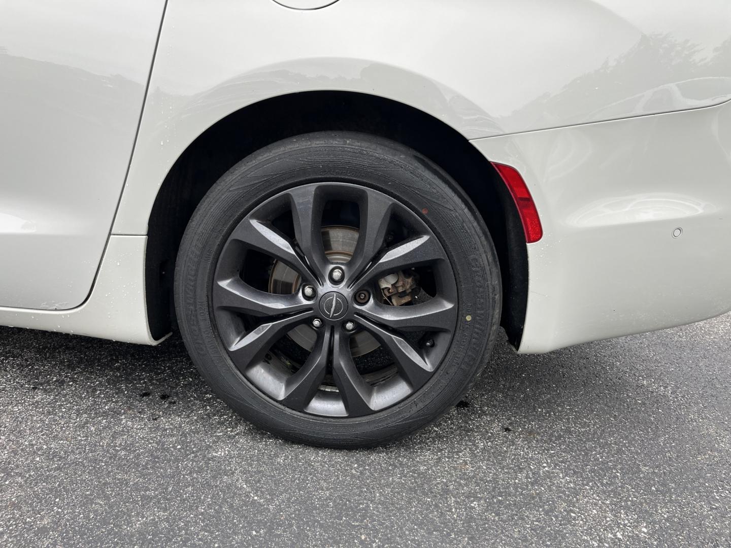 2020 White /Black Chrysler Pacifica Touring-L (2C4RC1BG0LR) with an 3.6L V6 DOHC 24V engine, Automatc transmission, located at 11115 Chardon Rd. , Chardon, OH, 44024, (440) 214-9705, 41.580246, -81.241943 - 2020 Chrysler Pacifica Touring L – Family-Ready Minivan with Fresh Tires and Strong Convenience Features If you want a minivan that makes daily routines and longer trips easier, this 2020 Chrysler Pacifica Touring L is a strong option. The 3.6L Pentastar V6 and 9-speed automatic deliver smooth po- Photo#10