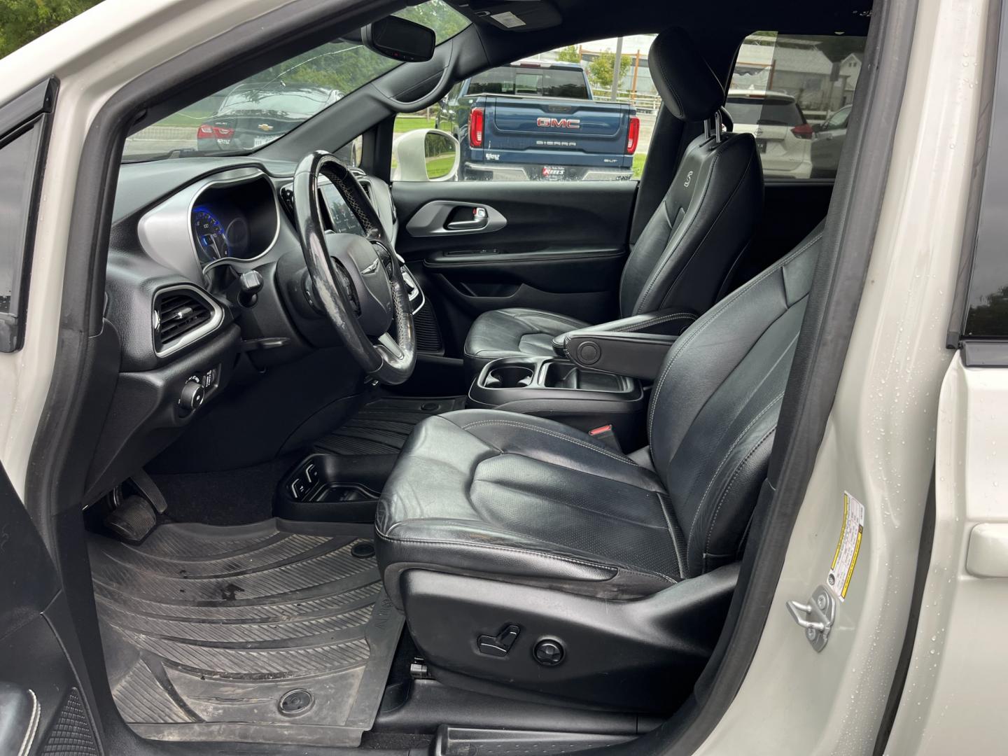 2020 White /Black Chrysler Pacifica Touring-L (2C4RC1BG0LR) with an 3.6L V6 DOHC 24V engine, Automatc transmission, located at 11115 Chardon Rd. , Chardon, OH, 44024, (440) 214-9705, 41.580246, -81.241943 - 2020 Chrysler Pacifica Touring L – Family-Ready Minivan with Fresh Tires and Strong Convenience Features If you want a minivan that makes daily routines and longer trips easier, this 2020 Chrysler Pacifica Touring L is a strong option. The 3.6L Pentastar V6 and 9-speed automatic deliver smooth po- Photo#19
