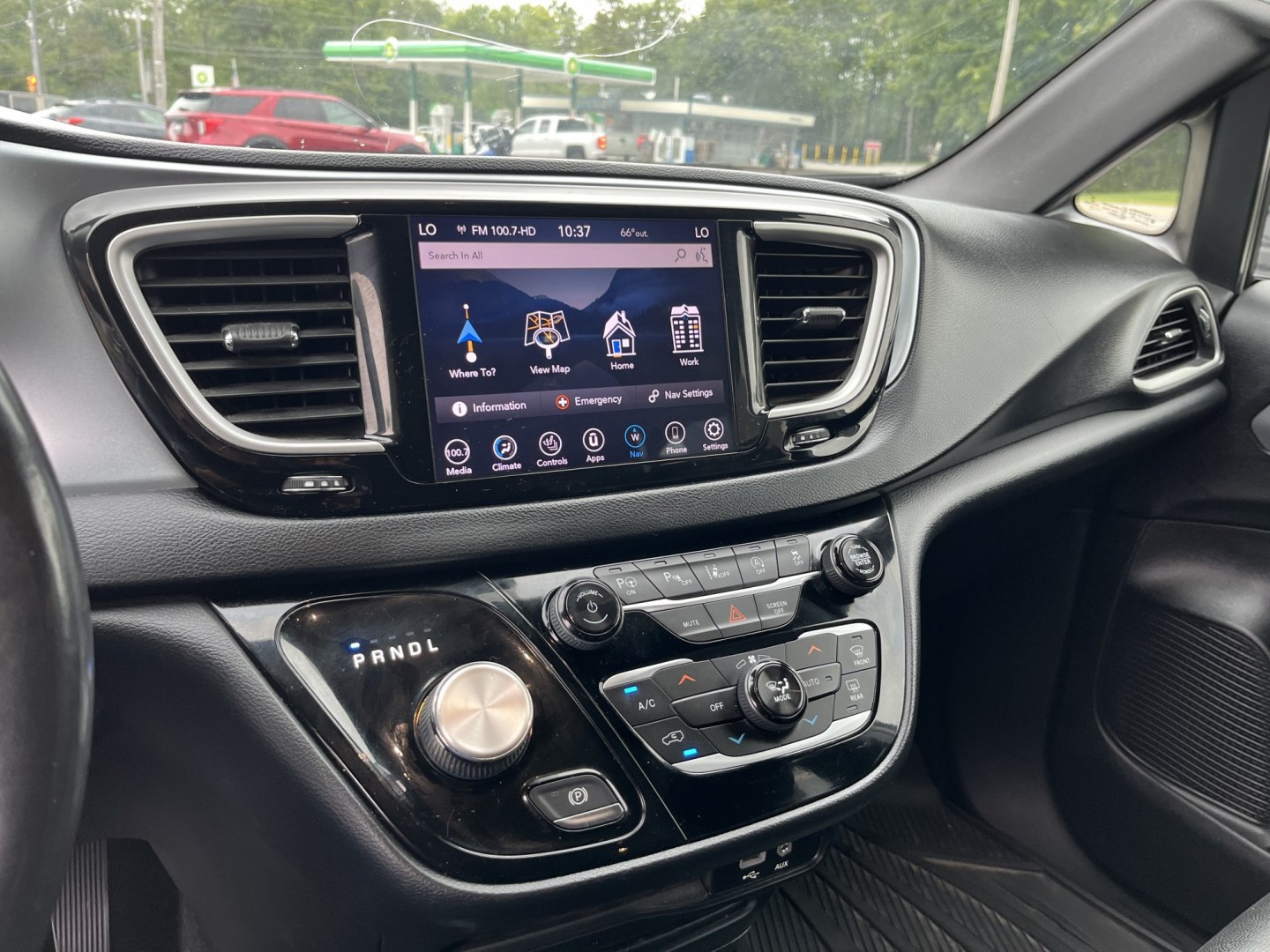 2020 White /Black Chrysler Pacifica Touring-L (2C4RC1BG0LR) with an 3.6L V6 DOHC 24V engine, Automatc transmission, located at 11115 Chardon Rd. , Chardon, OH, 44024, (440) 214-9705, 41.580246, -81.241943 - 2020 Chrysler Pacifica Touring L – Family-Ready Minivan with Fresh Tires and Strong Convenience Features If you want a minivan that makes daily routines and longer trips easier, this 2020 Chrysler Pacifica Touring L is a strong option. The 3.6L Pentastar V6 and 9-speed automatic deliver smooth po- Photo#24