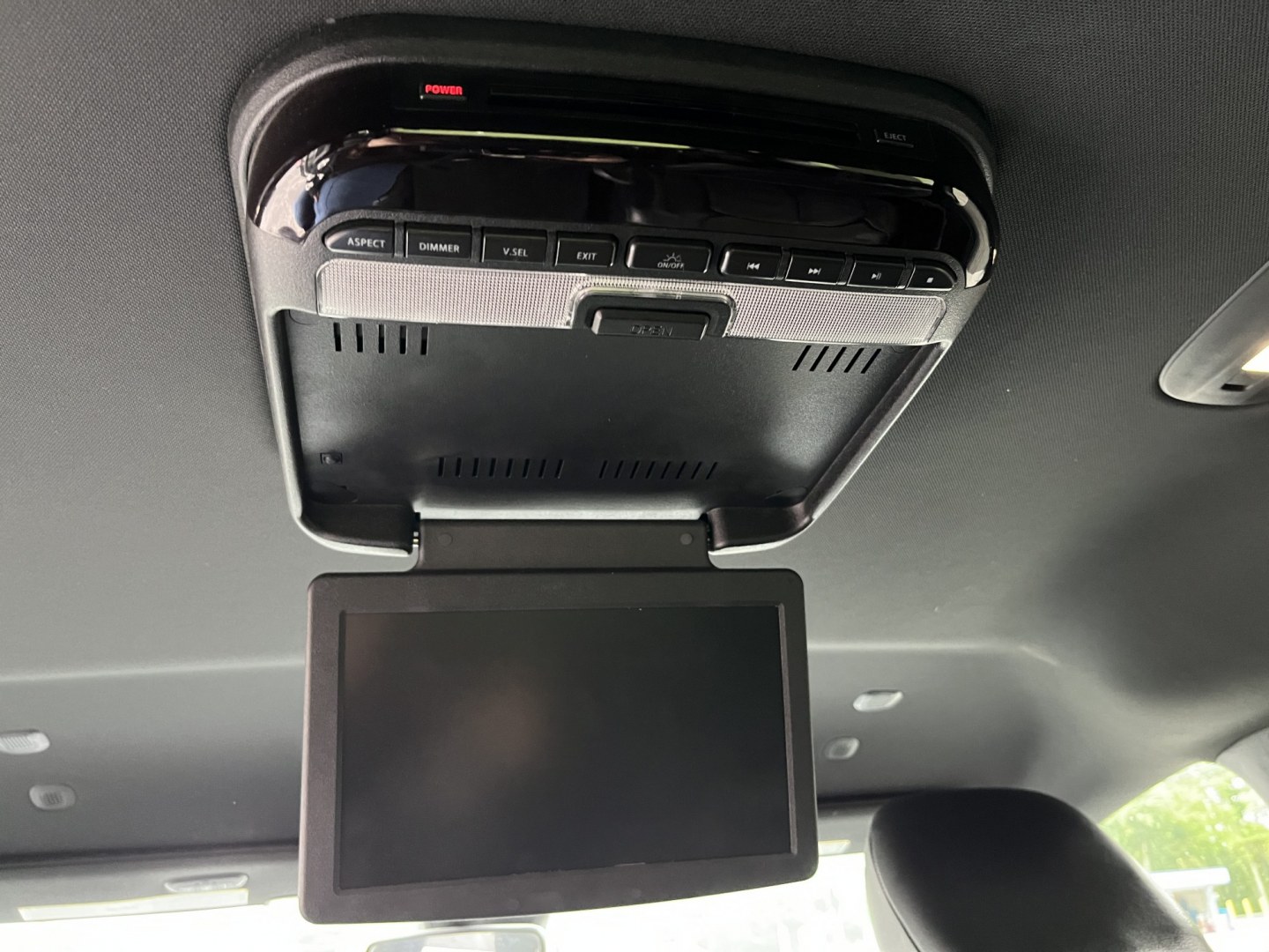 2020 White /Black Chrysler Pacifica Touring-L (2C4RC1BG0LR) with an 3.6L V6 DOHC 24V engine, Automatc transmission, located at 11115 Chardon Rd. , Chardon, OH, 44024, (440) 214-9705, 41.580246, -81.241943 - 2020 Chrysler Pacifica Touring L – Family-Ready Minivan with Fresh Tires and Strong Convenience Features If you want a minivan that makes daily routines and longer trips easier, this 2020 Chrysler Pacifica Touring L is a strong option. The 3.6L Pentastar V6 and 9-speed automatic deliver smooth po- Photo#32