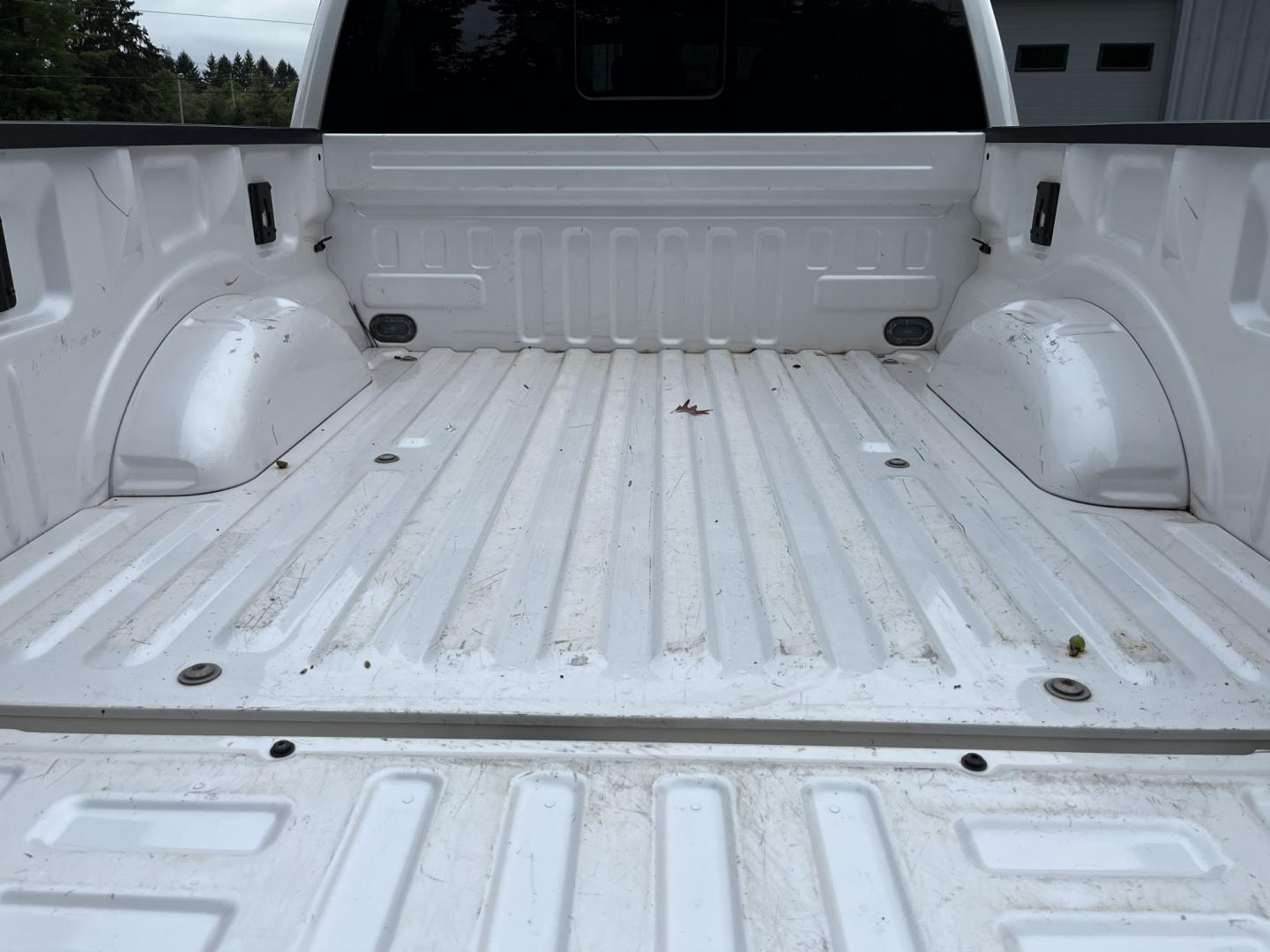 2015 White /Black Ford F-150 Lariat SuperCrew 5.5-ft. Bed 4WD (1FTEW1EG5FK) with an 3.5L V6 Twin Turbo engine, Automatc transmission, located at 11115 Chardon Rd. , Chardon, OH, 44024, (440) 214-9705, 41.580246, -81.241943 - 2015 Ford F-150 Lariat Crew Cab 4WD – Premium EcoBoost Power with Strong Towing Capability If you want an F-150 that feels well equipped and ready for real work, this 2015 Ford F-150 Lariat Crew Cab 4WD is a strong option. The 3.5L Twin-Turbo EcoBoost V6 and 6-speed automatic deliver dependable p- Photo#15