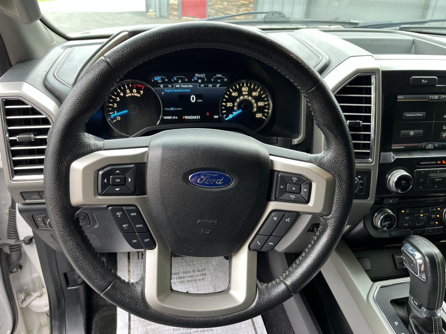 2015 White /Black Ford F-150 Lariat SuperCrew 5.5-ft. Bed 4WD (1FTEW1EG5FK) with an 3.5L V6 Twin Turbo engine, Automatc transmission, located at 11115 Chardon Rd. , Chardon, OH, 44024, (440) 214-9705, 41.580246, -81.241943 - 2015 Ford F-150 Lariat Crew Cab 4WD – Premium EcoBoost Power with Strong Towing Capability If you want an F-150 that feels well equipped and ready for real work, this 2015 Ford F-150 Lariat Crew Cab 4WD is a strong option. The 3.5L Twin-Turbo EcoBoost V6 and 6-speed automatic deliver dependable p- Photo#20