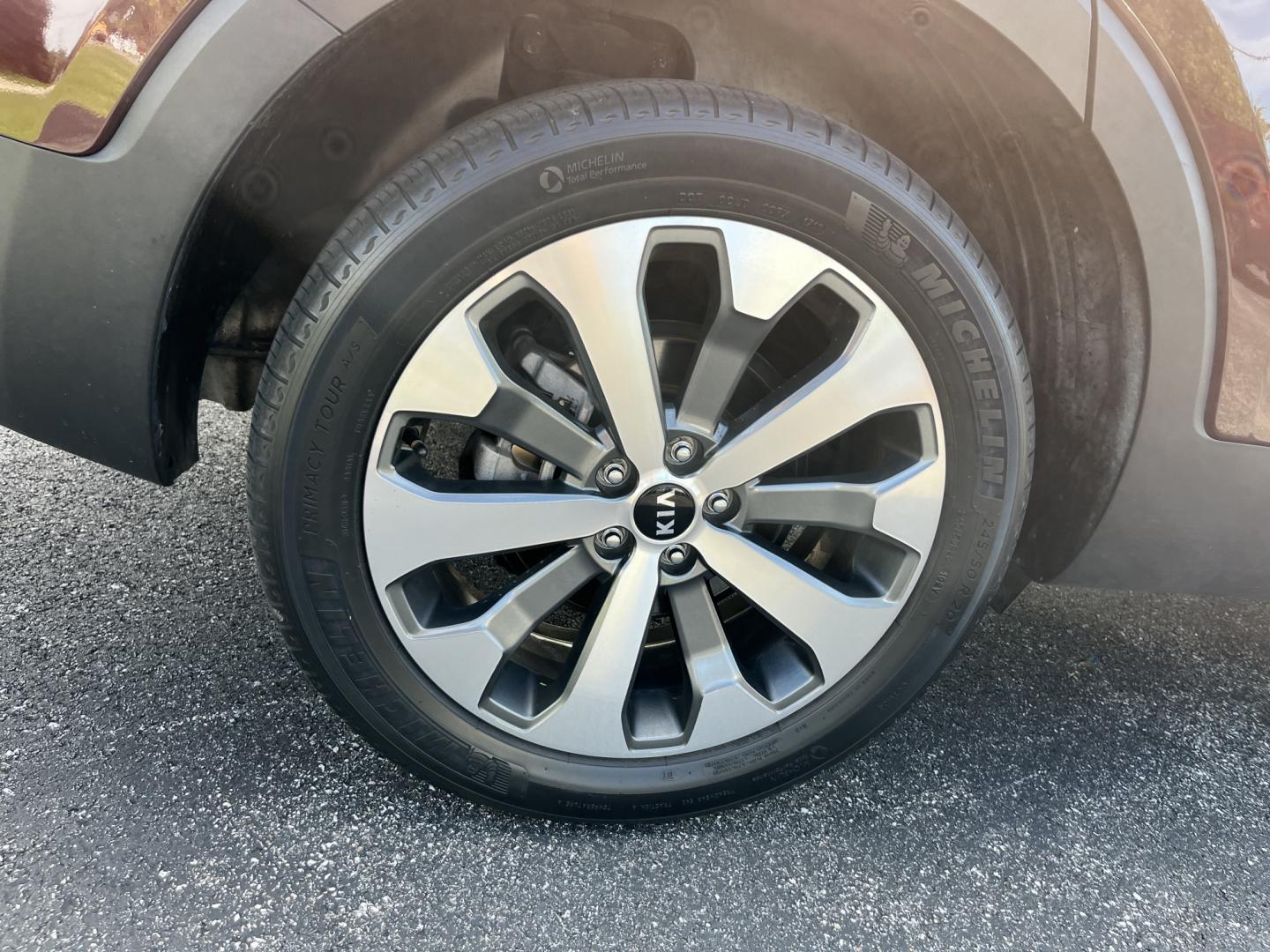 2020 Purple /Black Kia Telluride S AWD (5XYP6DHC3LG) with an 3.8L V6 DOHC 24V engine, Automatic transmission, located at 11115 Chardon Rd. , Chardon, OH, 44024, (440) 214-9705, 41.580246, -81.241943 - 2020 Kia Telluride S AWD – Family-Ready 3-Row SUV with Strong Features and One-Owner History If you need room for passengers and a more confident everyday drive, this 2020 Kia Telluride S AWD is a strong option. The 3.8L GDI V6 and 8-speed automatic deliver smooth power, while available AWD and a- Photo#8