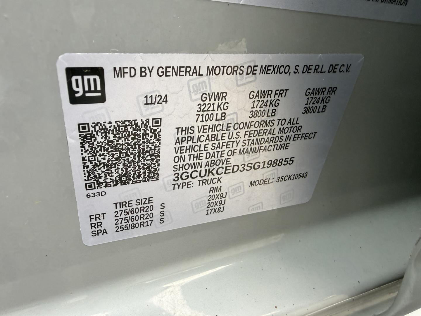 2025 Gray /Black Chevrolet Silverado 1500 Trail Boss Custom Crew Cab 4WD (3GCUKCED3SG) with an 5.3L V8 OHV 16V engine, Automatc transmission, located at 11115 Chardon Rd. , Chardon, OH, 44024, (440) 214-9705, 41.580246, -81.241943 - 2025 Chevrolet Silverado 1500 Custom Trail Boss Crew Cab 4WD – Lifted Stance, V8 Muscle, and Ready-for-Work Presence This is not a plain work truck. The 2025 Chevrolet Silverado 1500 Custom Trail Boss Crew Cab 4WD has the look and the hardware to stand out the moment it rolls in. Finished in Slat- Photo#36