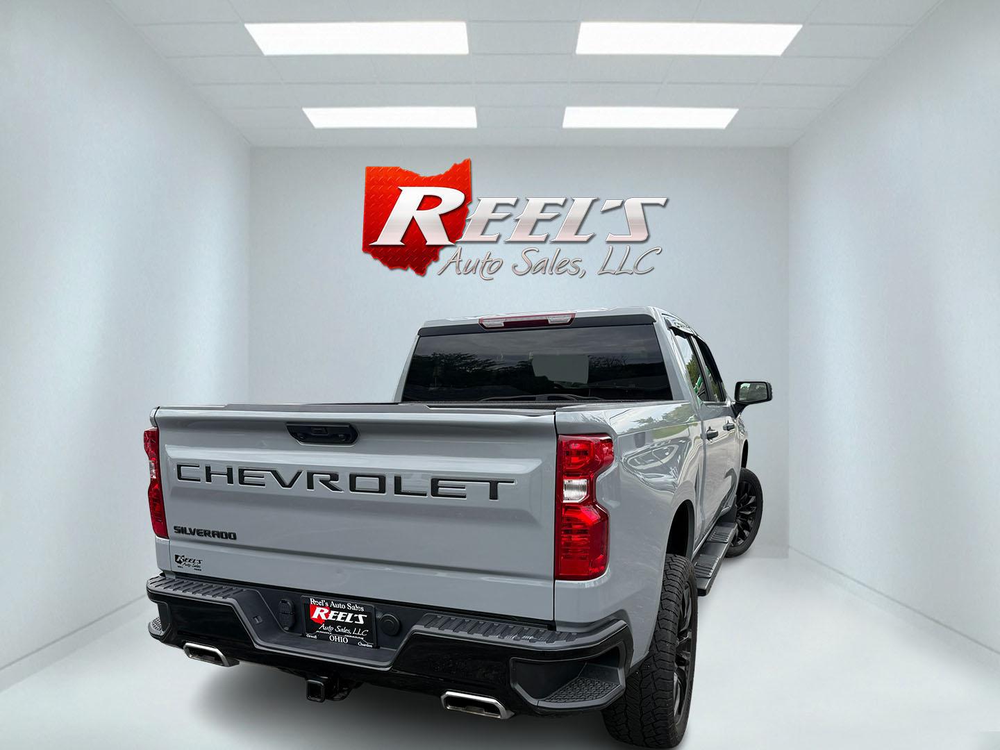 2025 Gray /Black Chevrolet Silverado 1500 Trail Boss Custom Crew Cab 4WD (3GCUKCED3SG) with an 5.3L V8 OHV 16V engine, Automatc transmission, located at 11115 Chardon Rd. , Chardon, OH, 44024, (440) 214-9705, 41.580246, -81.241943 - 2025 Chevrolet Silverado 1500 Custom Trail Boss Crew Cab 4WD – Lifted Stance, V8 Muscle, and Ready-for-Work Presence This is not a plain work truck. The 2025 Chevrolet Silverado 1500 Custom Trail Boss Crew Cab 4WD has the look and the hardware to stand out the moment it rolls in. Finished in Slat- Photo#25