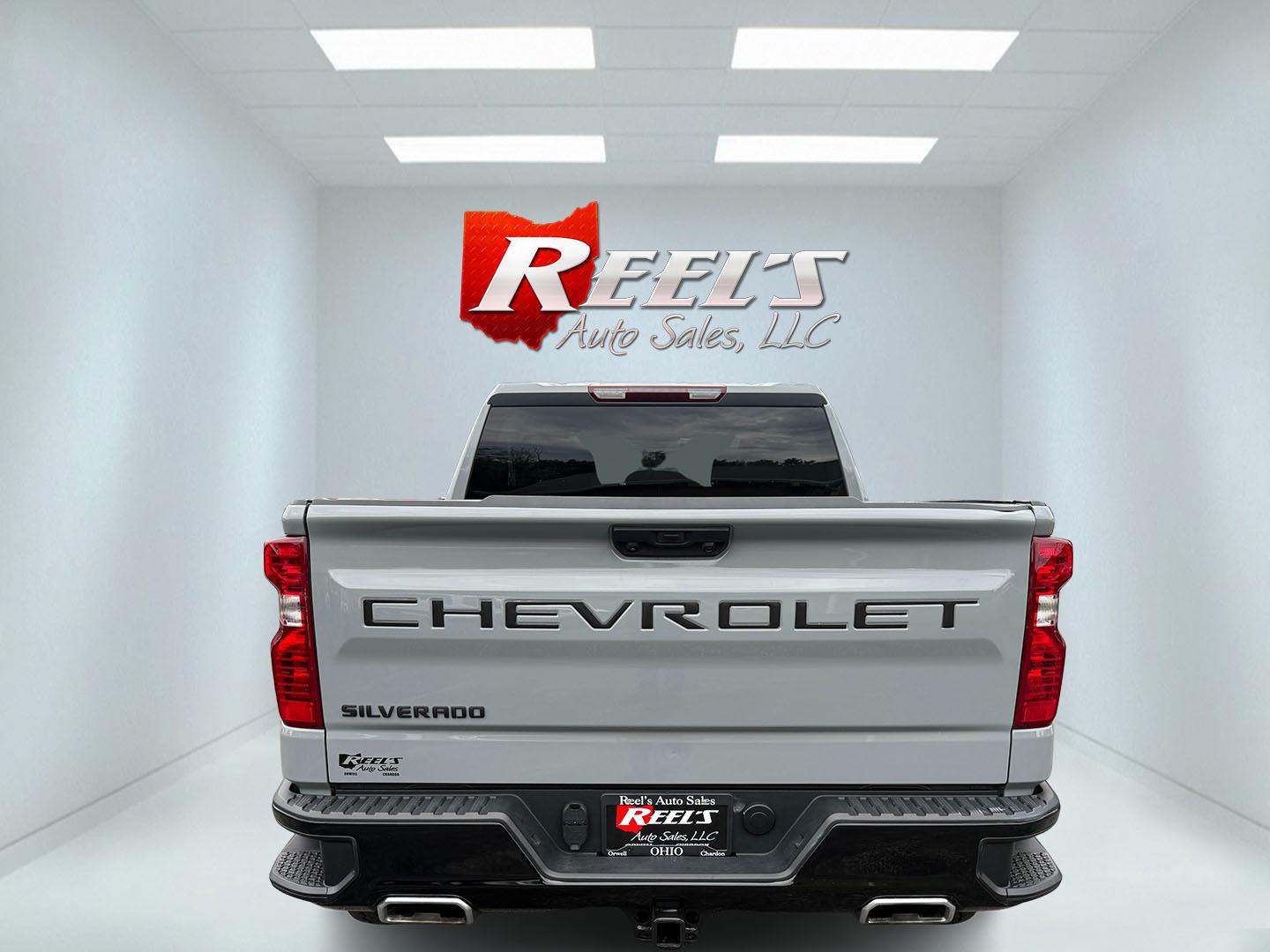 2025 Gray /Black Chevrolet Silverado 1500 Trail Boss Custom Crew Cab 4WD (3GCUKCED3SG) with an 5.3L V8 OHV 16V engine, Automatc transmission, located at 11115 Chardon Rd. , Chardon, OH, 44024, (440) 214-9705, 41.580246, -81.241943 - 2025 Chevrolet Silverado 1500 Custom Trail Boss Crew Cab 4WD – Lifted Stance, V8 Muscle, and Ready-for-Work Presence This is not a plain work truck. The 2025 Chevrolet Silverado 1500 Custom Trail Boss Crew Cab 4WD has the look and the hardware to stand out the moment it rolls in. Finished in Slat- Photo#26