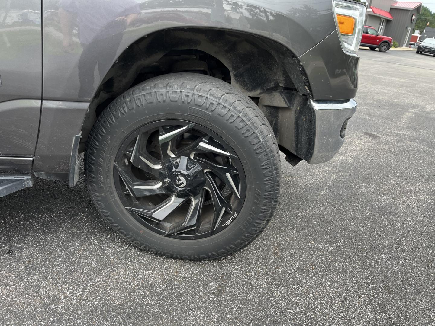 2021 Gray /Black RAM 1500 Big Horn Quad Cab 4WD (1C6SRFBT1MN) with an 5.7L V8 OHV 16V engine, Automatc transmission, located at 11115 Chardon Rd. , Chardon, OH, 44024, (440) 214-9705, 41.580246, -81.241943 - 2021 Ram 1500 Big Horn Quad Cab 4WD – HEMI Strength with Real Towing Capability This is a truck built to earn its keep. The 2021 Ram 1500 Big Horn Quad Cab 4WD pairs the proven 5.7L HEMI V8 with an 8-speed automatic, 3.21 gearing, and on-demand 4WD to deliver a strong 8,310 lb towing capacity. It- Photo#4