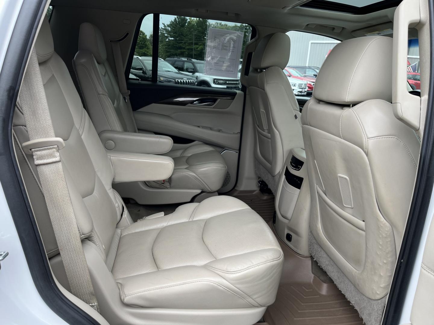 2020 White /White Cadillac Escalade Premium Luxury 4WD (1GYS4CKJ3LR) with an 6.2L V8 OHV 16V engine, Automatc transmission, located at 11115 Chardon Rd. , Chardon, OH, 44024, (440) 214-9705, 41.580246, -81.241943 - 2020 Cadillac Escalade Premium Luxury 4WD – Flagship Presence with Quiet Confidence Some SUVs are bought for space. This one is bought because it makes an impression the moment it arrives. The 2020 Cadillac Escalade Premium Luxury 4WD carries the kind of presence that still turns heads — long,- Photo#36