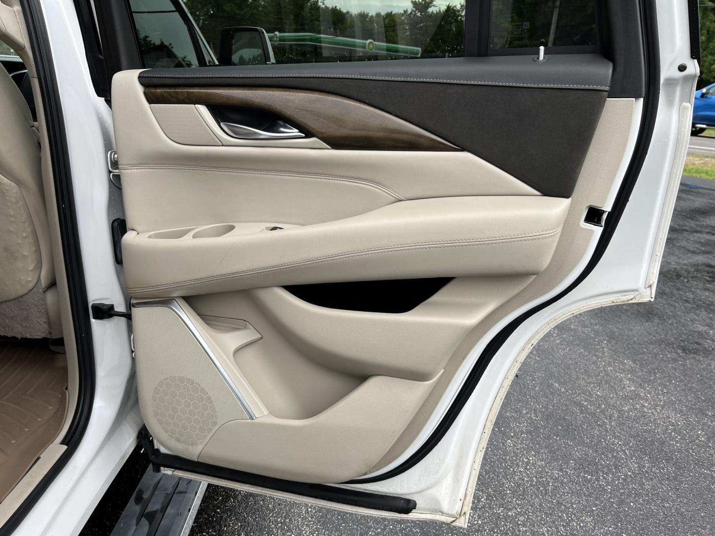 2020 White /White Cadillac Escalade Premium Luxury 4WD (1GYS4CKJ3LR) with an 6.2L V8 OHV 16V engine, Automatc transmission, located at 11115 Chardon Rd. , Chardon, OH, 44024, (440) 214-9705, 41.580246, -81.241943 - 2020 Cadillac Escalade Premium Luxury 4WD – Flagship Presence with Quiet Confidence Some SUVs are bought for space. This one is bought because it makes an impression the moment it arrives. The 2020 Cadillac Escalade Premium Luxury 4WD carries the kind of presence that still turns heads — long,- Photo#35