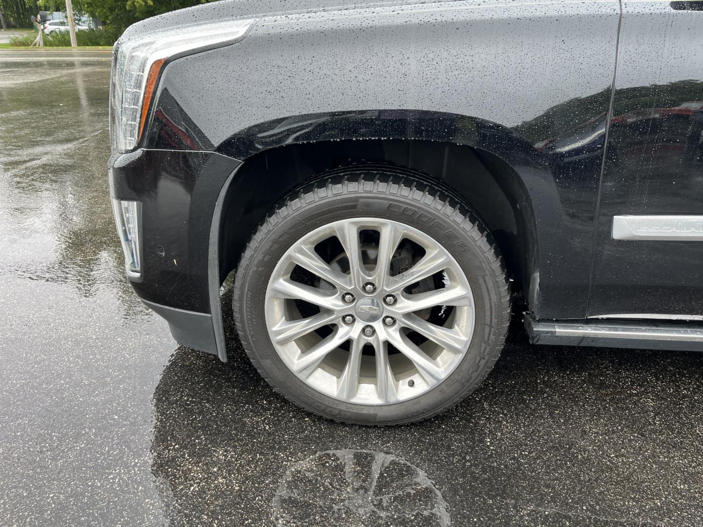 2019 Black /Brown Cadillac Escalade ESV Premium 4WD (1GYS4JKJ3KR) with an 6.2L V8 OHV 16V engine, Automatc transmission, located at 11115 Chardon Rd. , Chardon, OH, 44024, (440) 214-9705, 41.580246, -81.241943 - 2019 Cadillac Escalade ESV Premium Luxury 4WD – Extended Luxury with Flagship Presence and One Owner Carfax This is the Escalade for buyers who want the look, the space, and the statement. The 2019 Cadillac Escalade ESV Premium Luxury 4WD stretches the formula into a longer, more commanding packa- Photo#11