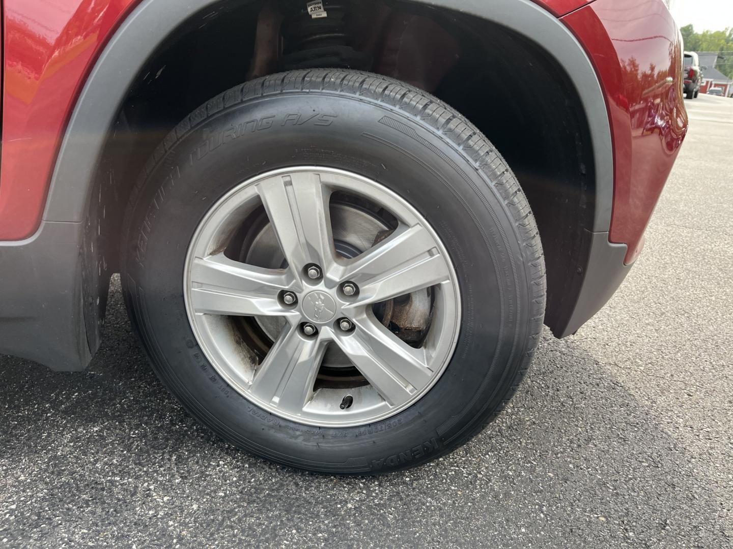 2018 Red /Black Chevrolet Trax LT AWD (3GNCJPSB8JL) with an 1.4L I4 DOHC 16V Turbo engine, Automatc transmission, located at 547 E. Main St., Orwell, OH, 44076, (440) 437-5893, 41.535435, -80.847855 - 2018 Chevrolet Trax LT AWD – Compact, Efficient, and Ready for Everyday Driving If you want a smaller SUV that is easy to park, efficient, and confident in changing weather, this 2018 Chevrolet Trax LT AWD is a practical choice. The 1.4L Turbocharged EcoTec engine and 6-speed automatic deliver re- Photo#4