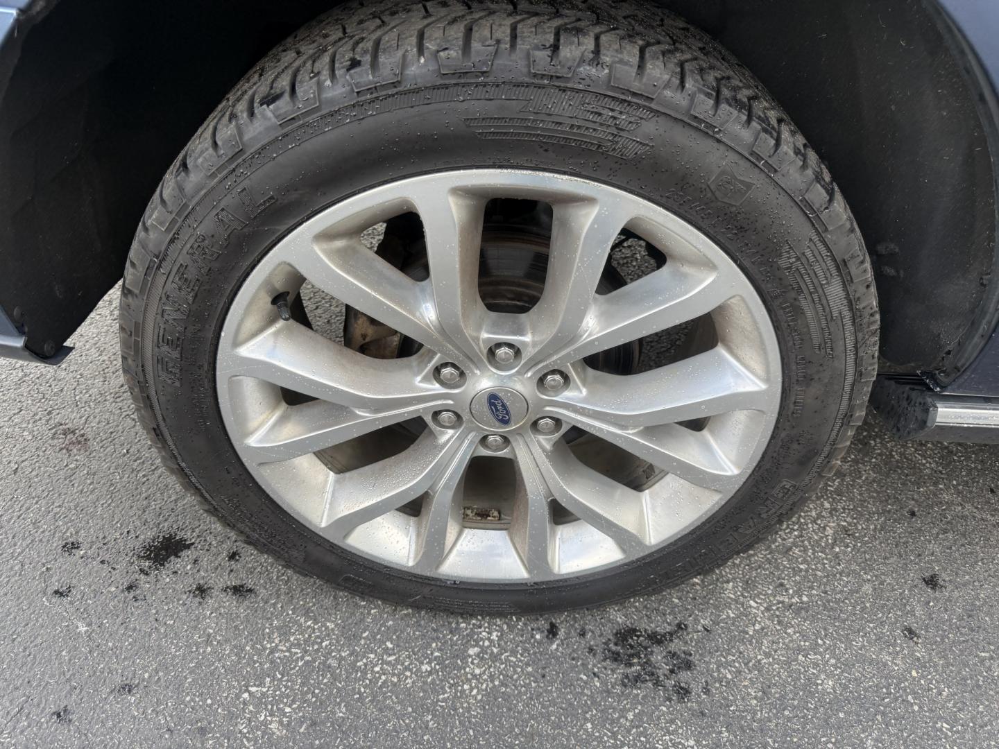 2018 Blue /Black Ford Expedition Limited 4WD (1FMJU2AT5JE) with an 3.5L V6 DOHC 24V Twin Turbo engine, Automatic transmission, located at 547 E. Main St., Orwell, OH, 44076, (440) 437-5893, 41.535435, -80.847855 - 2018 Ford Expedition Limited 4WD – Full-Size Family Luxury with Twin-Turbo Power This 2018 Ford Expedition Limited 4WD is built for families who want space, comfort, and a more upscale presence. Finished in Blue Metallic and riding on 22" wheels, with full LED exterior lighting, it has the look o- Photo#31