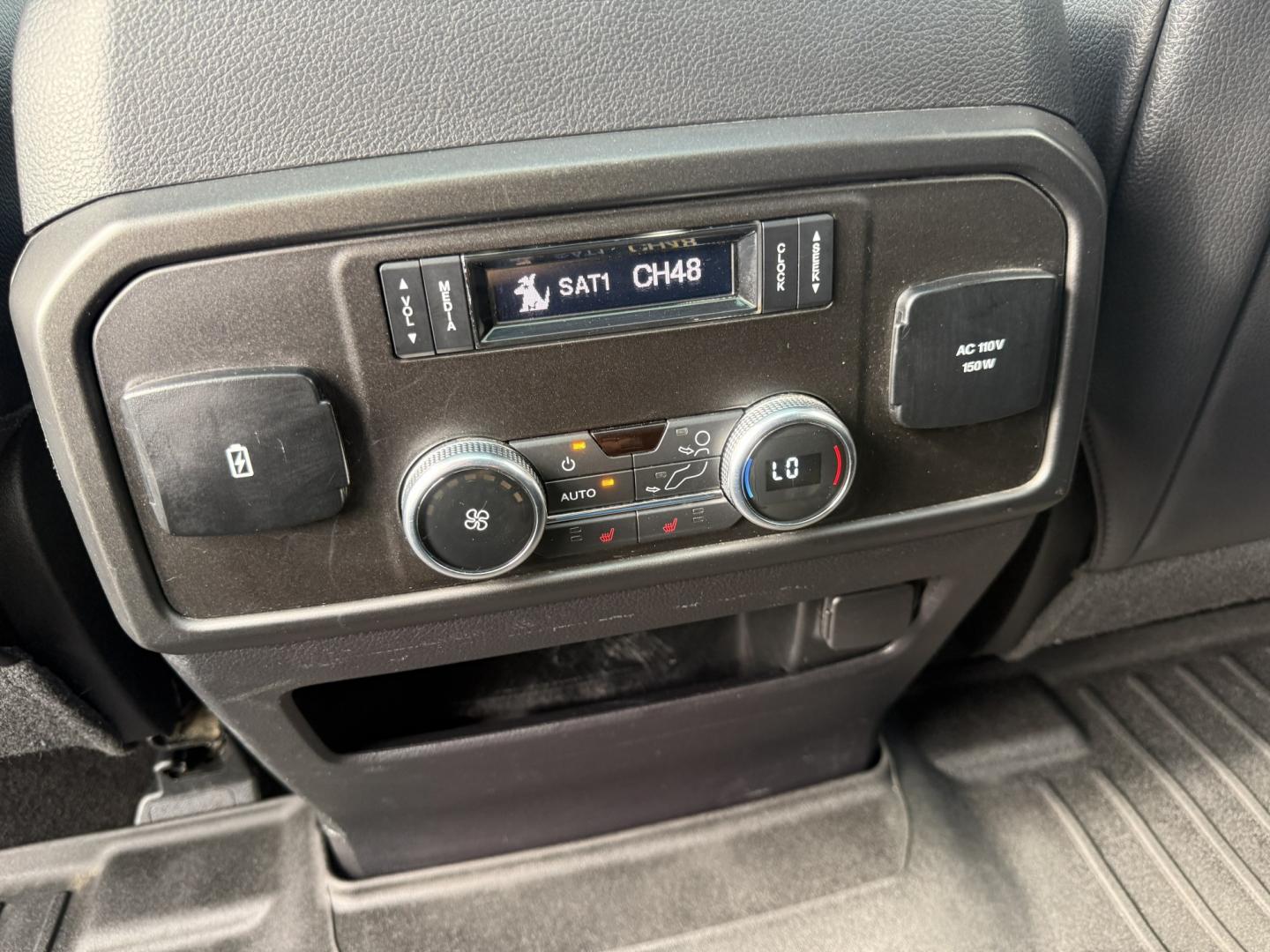 2018 Blue /Black Ford Expedition Limited 4WD (1FMJU2AT5JE) with an 3.5L V6 DOHC 24V Twin Turbo engine, Automatic transmission, located at 547 E. Main St., Orwell, OH, 44076, (440) 437-5893, 41.535435, -80.847855 - 2018 Ford Expedition Limited 4WD – Full-Size Family Luxury with Twin-Turbo Power This 2018 Ford Expedition Limited 4WD is built for families who want space, comfort, and a more upscale presence. Finished in Blue Metallic and riding on 22" wheels, with full LED exterior lighting, it has the look o- Photo#24