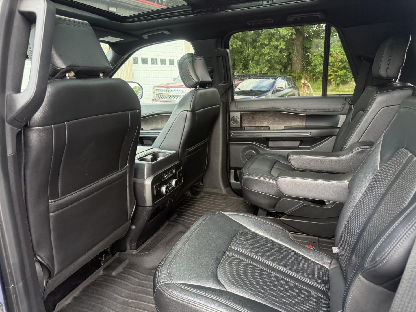 2018 Blue /Black Ford Expedition Limited 4WD (1FMJU2AT5JE) with an 3.5L V6 DOHC 24V Twin Turbo engine, Automatic transmission, located at 547 E. Main St., Orwell, OH, 44076, (440) 437-5893, 41.535435, -80.847855 - 2018 Ford Expedition Limited 4WD – Full-Size Family Luxury with Twin-Turbo Power This 2018 Ford Expedition Limited 4WD is built for families who want space, comfort, and a more upscale presence. Finished in Blue Metallic and riding on 22" wheels, with full LED exterior lighting, it has the look o- Photo#23