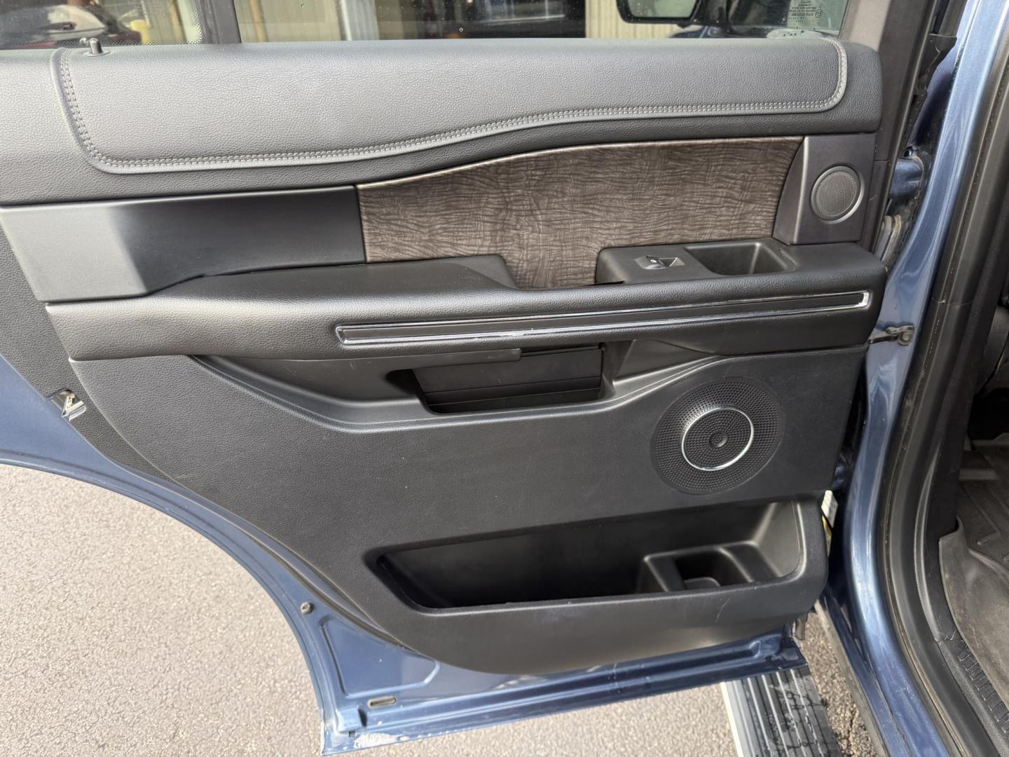 2018 Blue /Black Ford Expedition Limited 4WD (1FMJU2AT5JE) with an 3.5L V6 DOHC 24V Twin Turbo engine, Automatic transmission, located at 547 E. Main St., Orwell, OH, 44076, (440) 437-5893, 41.535435, -80.847855 - 2018 Ford Expedition Limited 4WD – Full-Size Family Luxury with Twin-Turbo Power This 2018 Ford Expedition Limited 4WD is built for families who want space, comfort, and a more upscale presence. Finished in Blue Metallic and riding on 22" wheels, with full LED exterior lighting, it has the look o- Photo#40