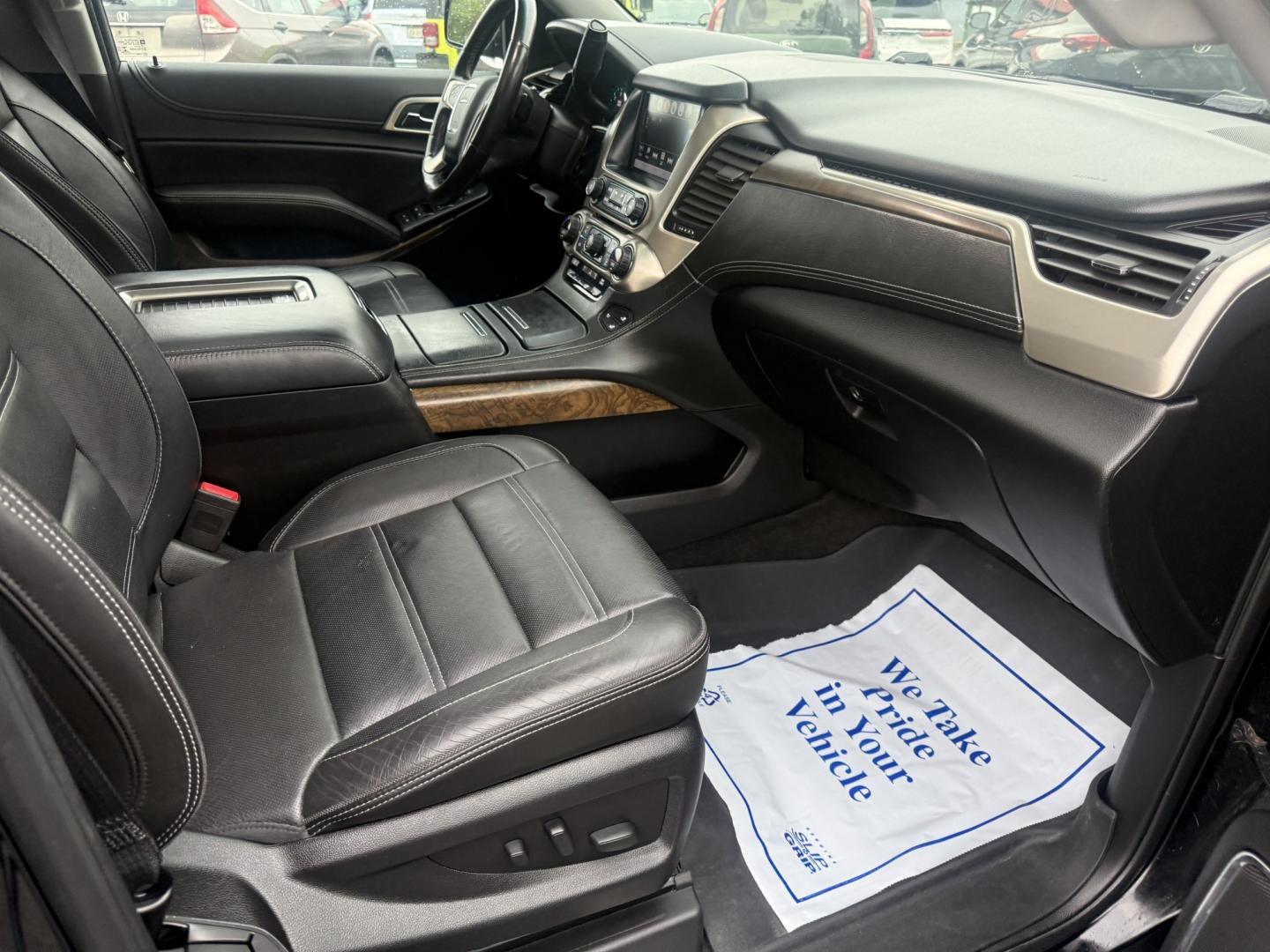 2018 Black /Black GMC Yukon Denali 4WD (1GKS2CKJ0JR) with an 6.2L V8 OHV 16V engine, Automatic transmission, located at 547 E. Main St., Orwell, OH, 44076, (440) 437-5893, 41.535435, -80.847855 - 2018 GMC Yukon Denali 4WD – Flagship Family Luxury with Serious V8 Capability The Denali name means this Yukon sits at the top of the lineup, and this 2018 4WD wears that prestige well. Finished in Black, it has the dark, commanding presence families want when they are stepping up to a full-size- Photo#39