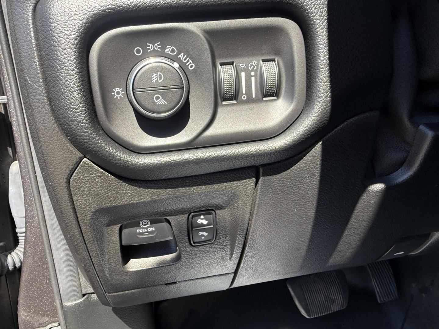 2019 Gray /Black RAM 1500 Laramie Crew Cab SWB 4WD (1C6SRFJT8KN) with an 5.7L V8 OHV 16V engine, Automatic transmission, located at 547 E. Main St., Orwell, OH, 44076, (440) 437-5893, 41.535435, -80.847855 - 2019 Ram 1500 Laramie Crew Cab 4WD – HEMI Power with Laramie Comfort and Presence The Laramie trim is where the Ram 1500 starts to feel more upscale, and this 2019 Crew Cab 4WD shows why. Finished in Granite Crystal Metallic with 20" polished aluminum wheels and full LED exterior lighting, it has- Photo#16