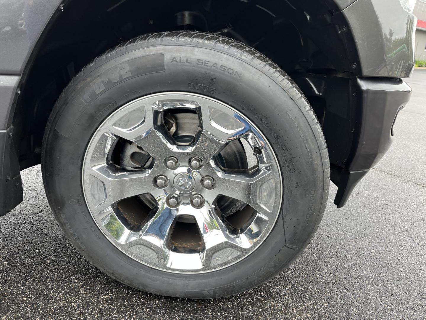 2022 Gray /Black RAM 1500 Big Horn Quad Cab 4WD (1C6SRFBT3NN) with an 5.7L V8 OHV 16V engine, Automatc transmission, located at 547 E. Main St., Orwell, OH, 44076, (440) 437-5893, 41.535435, -80.847855 - 2022 Ram 1500 Big Horn Quad Cab 4WD – HEMI Strength with Sport Style and Serious Towing Capability This 2022 Ram 1500 Big Horn Quad Cab 4WD is a strong, well-equipped pickup for drivers who want V8 power and a sharper look. The Sport Appearance Package, 20" chrome wheels, and Granite Crystal Meta- Photo#4
