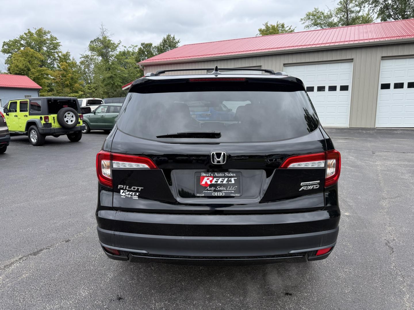 2022 Black /Black Honda Pilot SE 4WD (5FNYF6H21NB) with an 3.5L V6 SOHC 24V engine, Automatic transmission, located at 547 E. Main St., Orwell, OH, 44076, (440) 437-5893, 41.535435, -80.847855 - 2022 Honda Pilot SE AWD – Family-Ready Three-Row Honda with Comfort and Confidence If you need room for the family and the peace of mind of Honda reliability, this 2022 Honda Pilot SE AWD is a strong choice. Finished in Crystal Black Pearl and riding on 20" black alloy wheels, with LED daytime ru- Photo#31