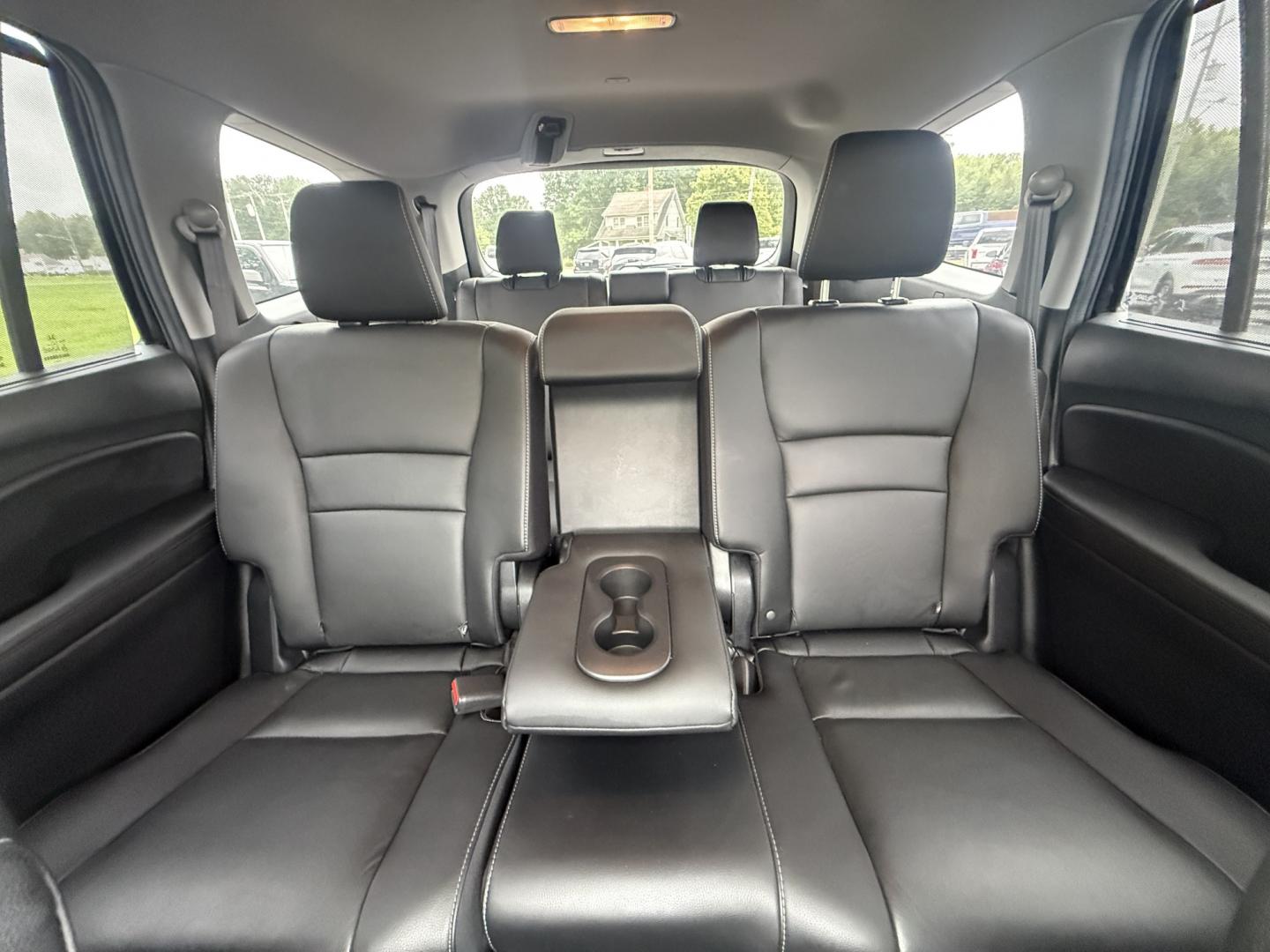 2022 Black /Black Honda Pilot SE 4WD (5FNYF6H21NB) with an 3.5L V6 SOHC 24V engine, Automatic transmission, located at 547 E. Main St., Orwell, OH, 44076, (440) 437-5893, 41.535435, -80.847855 - 2022 Honda Pilot SE AWD – Family-Ready Three-Row Honda with Comfort and Confidence If you need room for the family and the peace of mind of Honda reliability, this 2022 Honda Pilot SE AWD is a strong choice. Finished in Crystal Black Pearl and riding on 20" black alloy wheels, with LED daytime ru- Photo#21