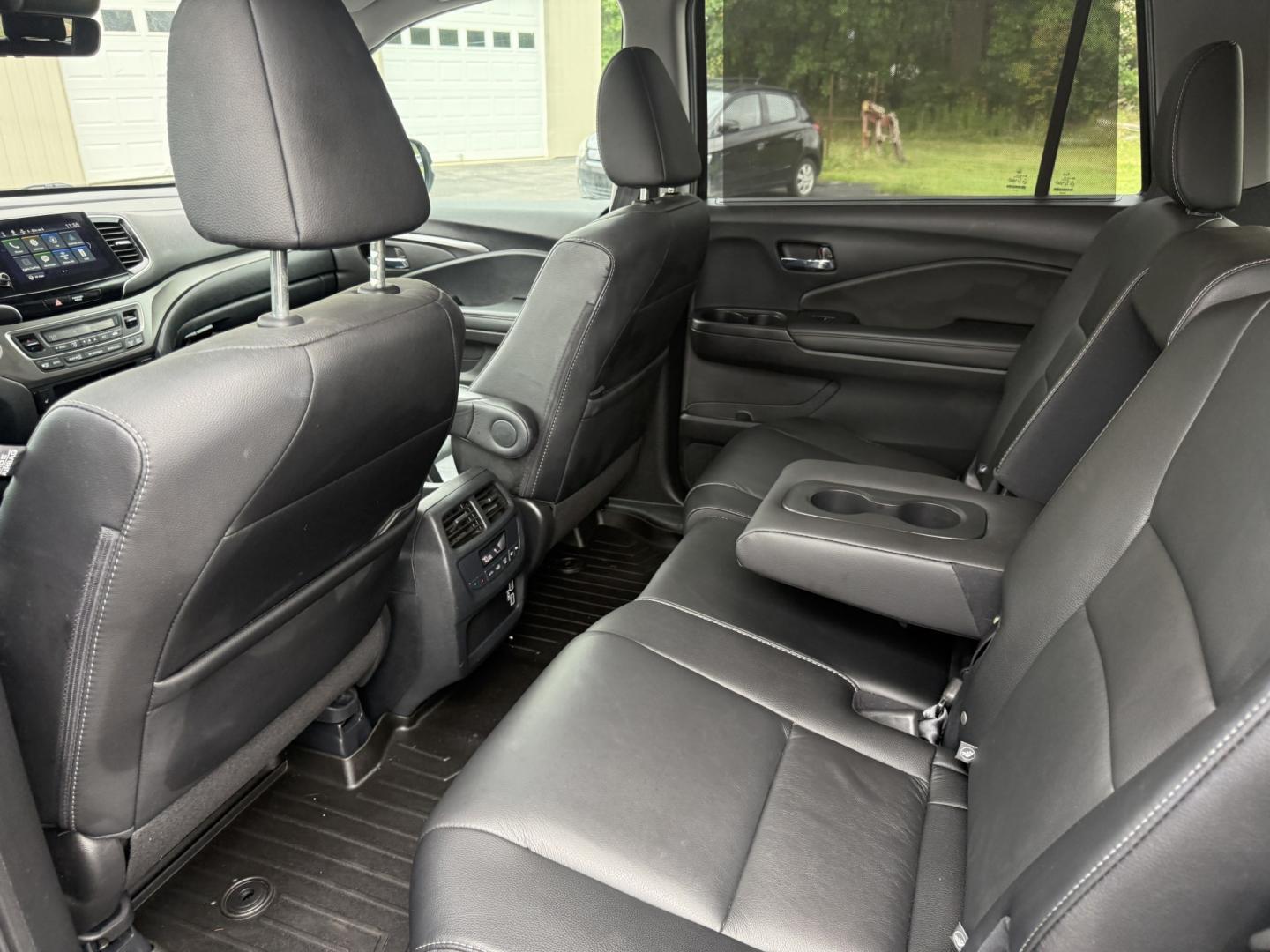 2022 Black /Black Honda Pilot SE 4WD (5FNYF6H21NB) with an 3.5L V6 SOHC 24V engine, Automatic transmission, located at 547 E. Main St., Orwell, OH, 44076, (440) 437-5893, 41.535435, -80.847855 - 2022 Honda Pilot SE AWD – Family-Ready Three-Row Honda with Comfort and Confidence If you need room for the family and the peace of mind of Honda reliability, this 2022 Honda Pilot SE AWD is a strong choice. Finished in Crystal Black Pearl and riding on 20" black alloy wheels, with LED daytime ru- Photo#22
