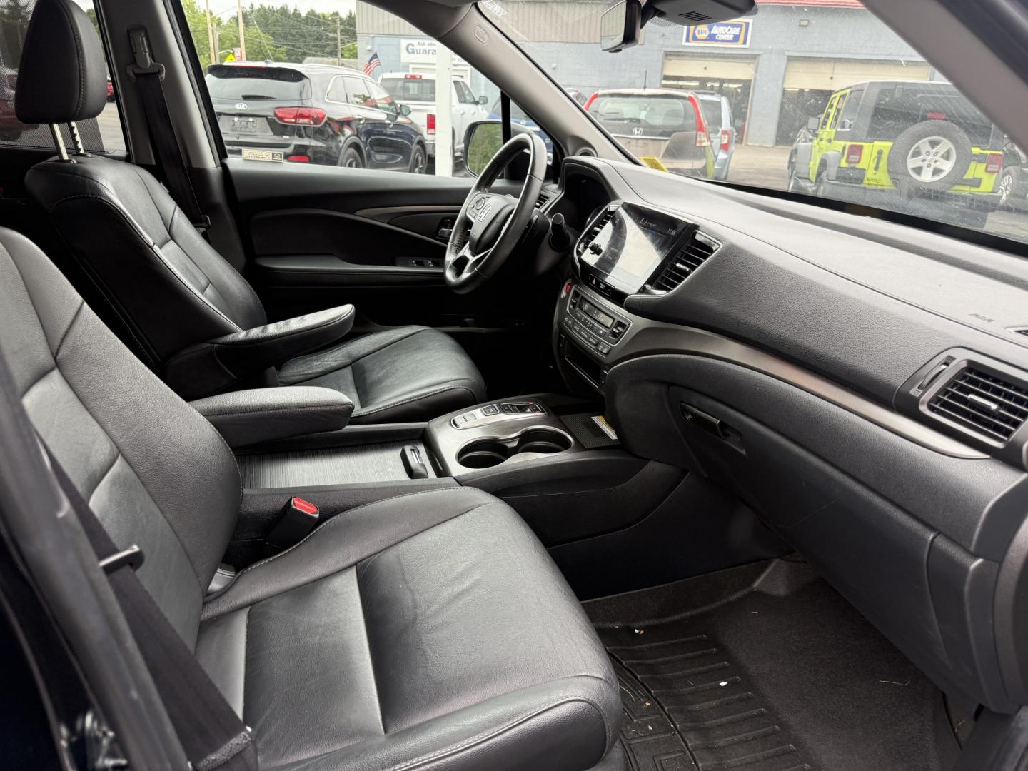 2022 Black /Black Honda Pilot SE 4WD (5FNYF6H21NB) with an 3.5L V6 SOHC 24V engine, Automatic transmission, located at 547 E. Main St., Orwell, OH, 44076, (440) 437-5893, 41.535435, -80.847855 - 2022 Honda Pilot SE AWD – Family-Ready Three-Row Honda with Comfort and Confidence If you need room for the family and the peace of mind of Honda reliability, this 2022 Honda Pilot SE AWD is a strong choice. Finished in Crystal Black Pearl and riding on 20" black alloy wheels, with LED daytime ru- Photo#44
