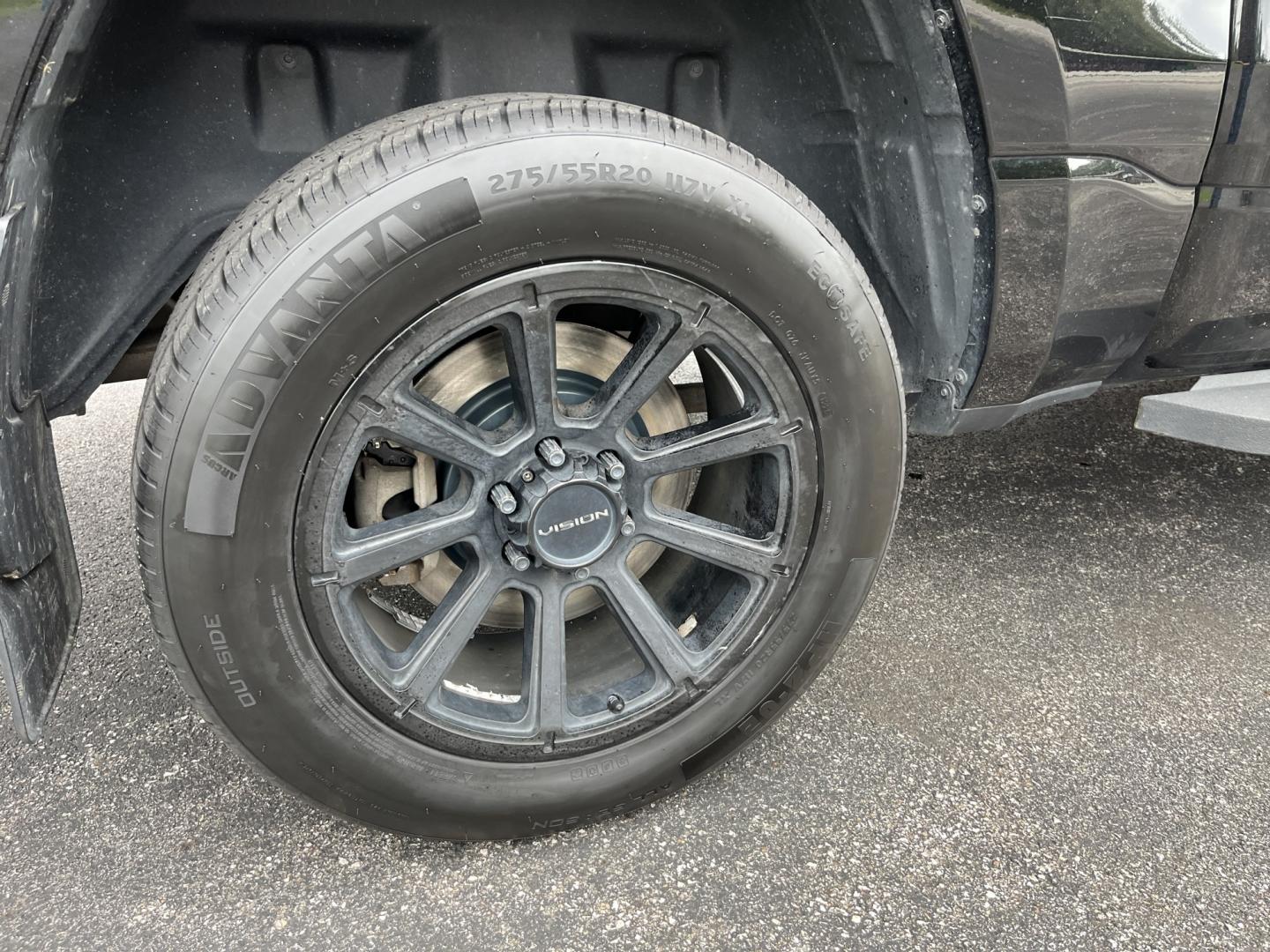 2019 Black /Black RAM 1500 Big Horn Crew Cab SWB 4WD (1C6SRFFT1KN) with an 5.7L V8 OHV 16V engine, Automatic transmission, located at 11115 Chardon Rd. , Chardon, OH, 44024, (440) 214-9705, 41.580246, -81.241943 - 2019 Ram 1500 Big Horn Crew Cab 4WD – Blacked-Out HEMI Style with eTorque Efficiency This 2019 Ram 1500 Big Horn Crew Cab 4WD has a sharper, more upscale look than a plain Big Horn. Finished in Diamond Black Crystal Pearl with 20" black aluminum wheels, full LED exterior lighting, and the Night E- Photo#7