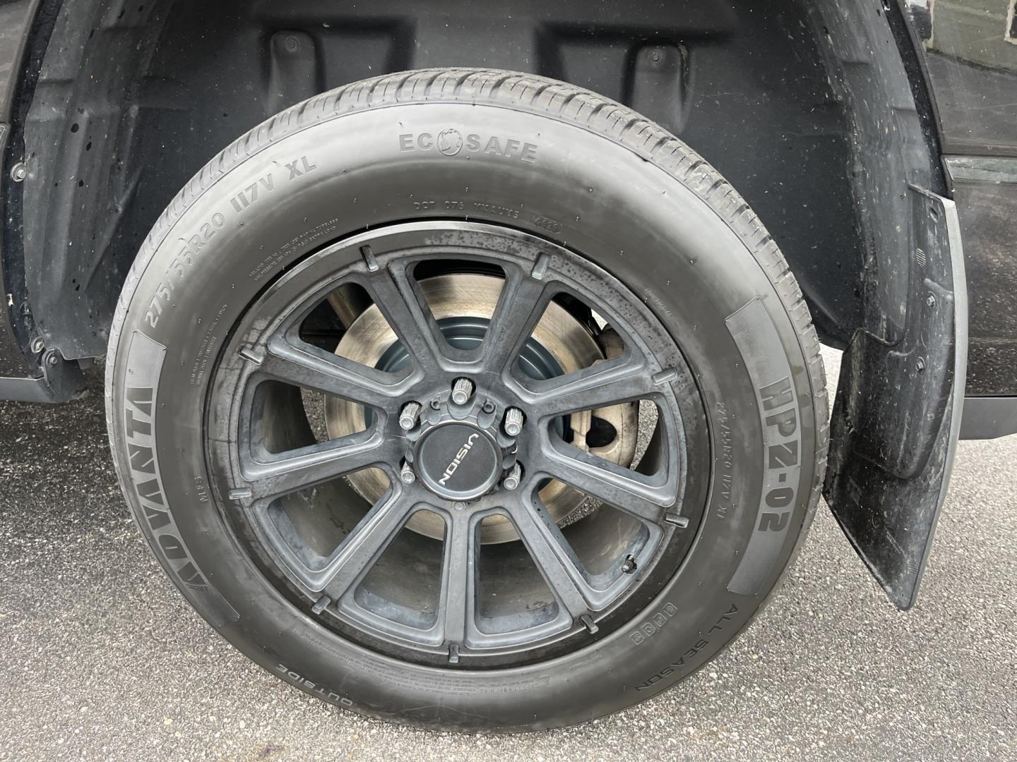 2019 Black /Black RAM 1500 Big Horn Crew Cab SWB 4WD (1C6SRFFT1KN) with an 5.7L V8 OHV 16V engine, Automatic transmission, located at 11115 Chardon Rd. , Chardon, OH, 44024, (440) 214-9705, 41.580246, -81.241943 - 2019 Ram 1500 Big Horn Crew Cab 4WD – Blacked-Out HEMI Style with eTorque Efficiency This 2019 Ram 1500 Big Horn Crew Cab 4WD has a sharper, more upscale look than a plain Big Horn. Finished in Diamond Black Crystal Pearl with 20" black aluminum wheels, full LED exterior lighting, and the Night E- Photo#10
