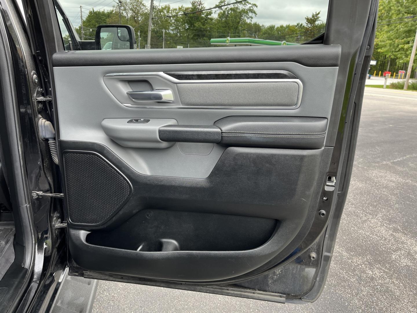 2019 Black /Black RAM 1500 Big Horn Crew Cab SWB 4WD (1C6SRFFT1KN) with an 5.7L V8 OHV 16V engine, Automatic transmission, located at 11115 Chardon Rd. , Chardon, OH, 44024, (440) 214-9705, 41.580246, -81.241943 - 2019 Ram 1500 Big Horn Crew Cab 4WD – Blacked-Out HEMI Style with eTorque Efficiency This 2019 Ram 1500 Big Horn Crew Cab 4WD has a sharper, more upscale look than a plain Big Horn. Finished in Diamond Black Crystal Pearl with 20" black aluminum wheels, full LED exterior lighting, and the Night E- Photo#32