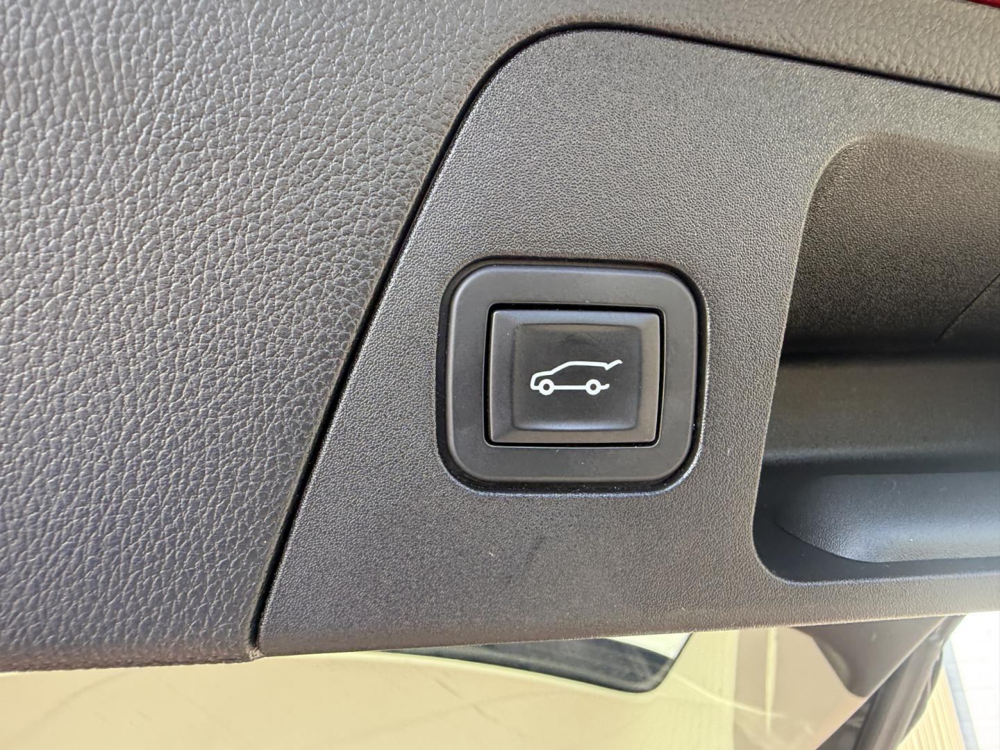 2019 Red /Beige Buick Envision Preferred AWD (LRBFX1SA7KD) with an 2.5L I4 DOHC 24V engine, Automatic transmission, located at 547 E. Main St., Orwell, OH, 44076, (440) 437-5893, 41.535435, -80.847855 - 2019 Buick Envision Preferred AWD – Refined Compact SUV Comfort with Everyday Convenience The Envision is Buick’s more upscale compact SUV, and this 2019 Preferred AWD is a practical way into that quieter, more polished feel. Finished in Agate Red Metallic, with LED daytime running lights and d- Photo#27