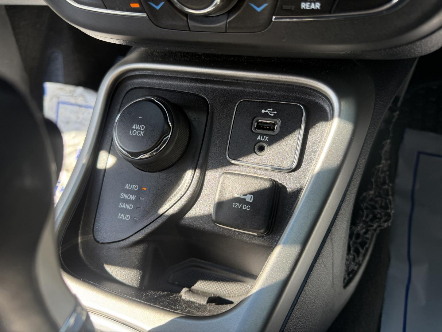 2018 Gray /Black Jeep Compass Latitude 4WD (3C4NJDBB9JT) with an 2.4L I4 DOHC 16V engine, Automatic transmission, located at 547 E. Main St., Orwell, OH, 44076, (440) 437-5893, 41.535435, -80.847855 - 2018 Jeep Compass Latitude 4WD – Compact Jeep Capability with Fresh Tires and Brakes If you want a smaller SUV that still feels like a Jeep, this 2018 Compass Latitude 4WD is a practical, confidence-inspiring choice. Jeep Active Drive 1 with selectable driving modes and available 4WD give you ext- Photo#15
