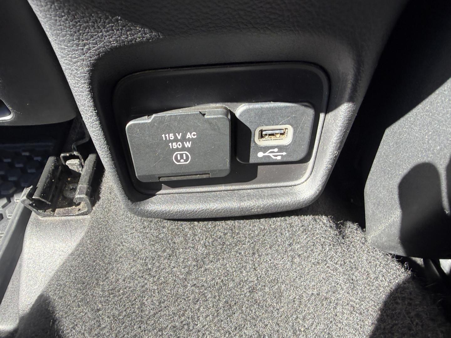 2018 Gray /Black Jeep Compass Latitude 4WD (3C4NJDBB9JT) with an 2.4L I4 DOHC 16V engine, Automatic transmission, located at 547 E. Main St., Orwell, OH, 44076, (440) 437-5893, 41.535435, -80.847855 - 2018 Jeep Compass Latitude 4WD – Compact Jeep Capability with Fresh Tires and Brakes If you want a smaller SUV that still feels like a Jeep, this 2018 Compass Latitude 4WD is a practical, confidence-inspiring choice. Jeep Active Drive 1 with selectable driving modes and available 4WD give you ext- Photo#20