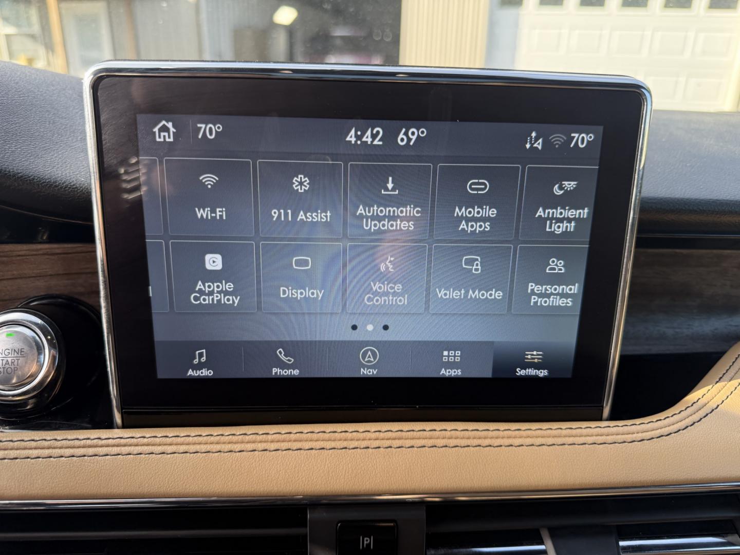 2021 White /Brown Lincoln Corsair Reserve AWD (5LMCJ2D98MU) with an 2.0L I4 DOHC 16V Turbo engine, Automatic transmission, located at 547 E. Main St., Orwell, OH, 44076, (440) 437-5893, 41.535435, -80.847855 - 2021 Lincoln Corsair Reserve AWD – Quiet Luxury in a Smaller, More Exclusive Package Lincoln is not a volume brand, and this 2021 Corsair Reserve AWD feels like it. Finished in Pristine White on 19" aluminum wheels, with full LED exterior lighting, it has the clean, composed presence of a luxury- Photo#14