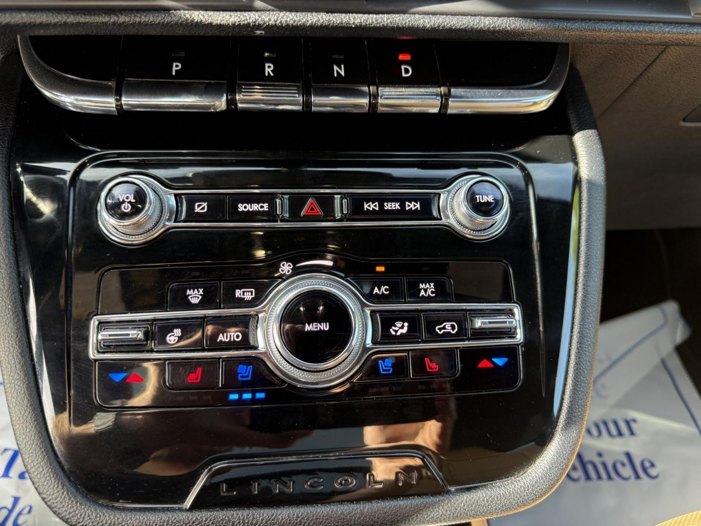 2021 White /Brown Lincoln Corsair Reserve AWD (5LMCJ2D98MU) with an 2.0L I4 DOHC 16V Turbo engine, Automatic transmission, located at 547 E. Main St., Orwell, OH, 44076, (440) 437-5893, 41.535435, -80.847855 - 2021 Lincoln Corsair Reserve AWD – Quiet Luxury in a Smaller, More Exclusive Package Lincoln is not a volume brand, and this 2021 Corsair Reserve AWD feels like it. Finished in Pristine White on 19" aluminum wheels, with full LED exterior lighting, it has the clean, composed presence of a luxury- Photo#17