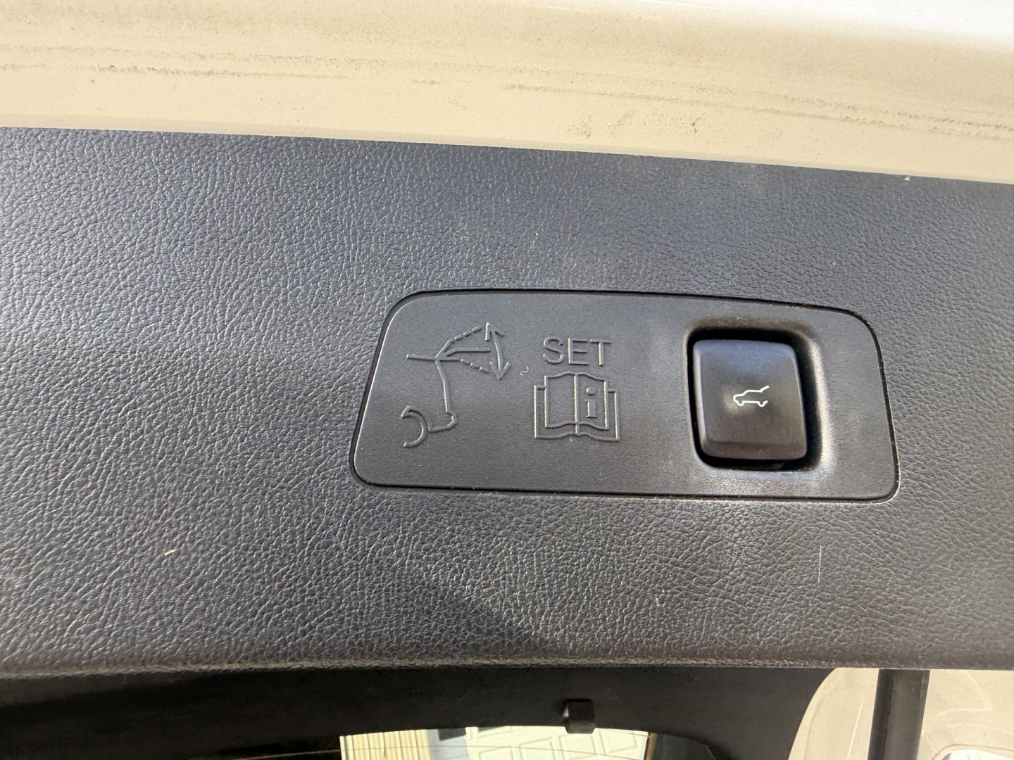 2021 White /Brown Lincoln Corsair Reserve AWD (5LMCJ2D98MU) with an 2.0L I4 DOHC 16V Turbo engine, Automatic transmission, located at 547 E. Main St., Orwell, OH, 44076, (440) 437-5893, 41.535435, -80.847855 - 2021 Lincoln Corsair Reserve AWD – Quiet Luxury in a Smaller, More Exclusive Package Lincoln is not a volume brand, and this 2021 Corsair Reserve AWD feels like it. Finished in Pristine White on 19" aluminum wheels, with full LED exterior lighting, it has the clean, composed presence of a luxury- Photo#29