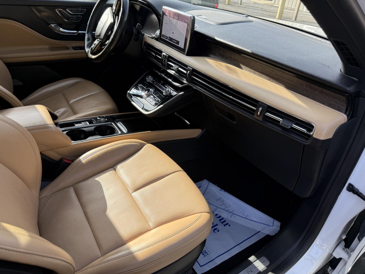 2021 White /Brown Lincoln Corsair Reserve AWD (5LMCJ2D98MU) with an 2.0L I4 DOHC 16V Turbo engine, Automatic transmission, located at 547 E. Main St., Orwell, OH, 44076, (440) 437-5893, 41.535435, -80.847855 - 2021 Lincoln Corsair Reserve AWD – Quiet Luxury in a Smaller, More Exclusive Package Lincoln is not a volume brand, and this 2021 Corsair Reserve AWD feels like it. Finished in Pristine White on 19" aluminum wheels, with full LED exterior lighting, it has the clean, composed presence of a luxury- Photo#46