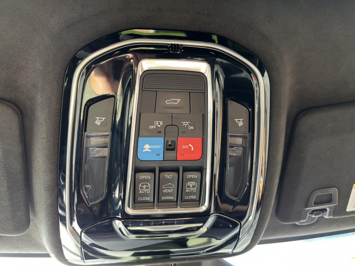 2022 White /Brown Jeep Grand Cherokee L Summit 4WD (1C4RJKET7N8) with an 5.7L V8 OHV 16V engine, Automatic transmission, located at 11115 Chardon Rd. , Chardon, OH, 44024, (440) 214-9705, 41.580246, -81.241943 - 2022 Jeep Grand Cherokee L Summit Reserve 4x4 – Rare Luxury, Real Capability, and Flagship Presence This is not a typical family SUV. The 2022 Grand Cherokee L Summit Reserve 4x4 is the most exclusive version of Jeep’s three-row flagship — the one built for buyers who want first-class comfort- Photo#34