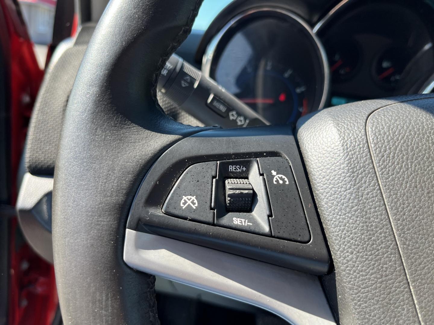 2013 Red /Black Chevrolet Cruze 1LT Auto (1G1PC5SBXD7) with an 1.4L I4 DOHC 16V TURBO engine, Automatic transmission, located at 11115 Chardon Rd. , Chardon, OH, 44024, (440) 214-9705, 41.580246, -81.241943 - 2013 Chevrolet Cruze LT – Efficient Compact Sedan with Everyday Convenience If you want a smaller sedan that is easy on fuel and easy to live with, this 2013 Chevrolet Cruze LT is a practical choice. The 1.4L Turbocharged EcoTec engine and 6-speed automatic deliver smooth everyday power and a str- Photo#21