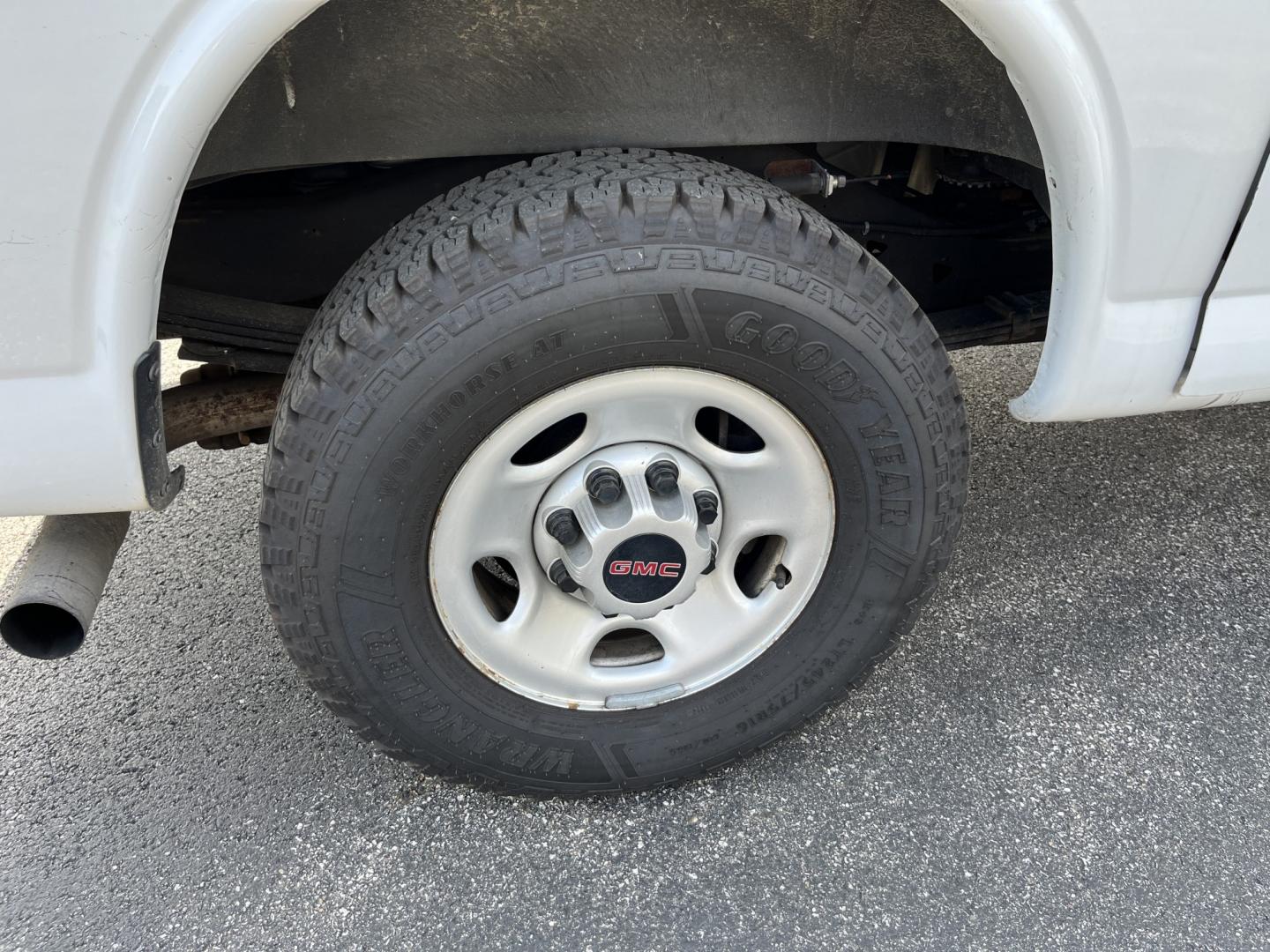 2023 White /Gray GMC Savana G2500 Cargo (1GTW7AFPXP1) with an 4.3L V6 engine, Automatic transmission, located at 11115 Chardon Rd. , Chardon, OH, 44024, (440) 214-9705, 41.580246, -81.241943 - 023 GMC Savana 2500 Cargo Van – Work-Ready Hauler with Real Payload If you need a van that earns its keep, this 2023 GMC Savana 2500 Cargo is built for the job. Finished in Summit White, it has the straightforward look of a commercial van that is ready to work, not just sit on the lot. The 4.3L V- Photo#7