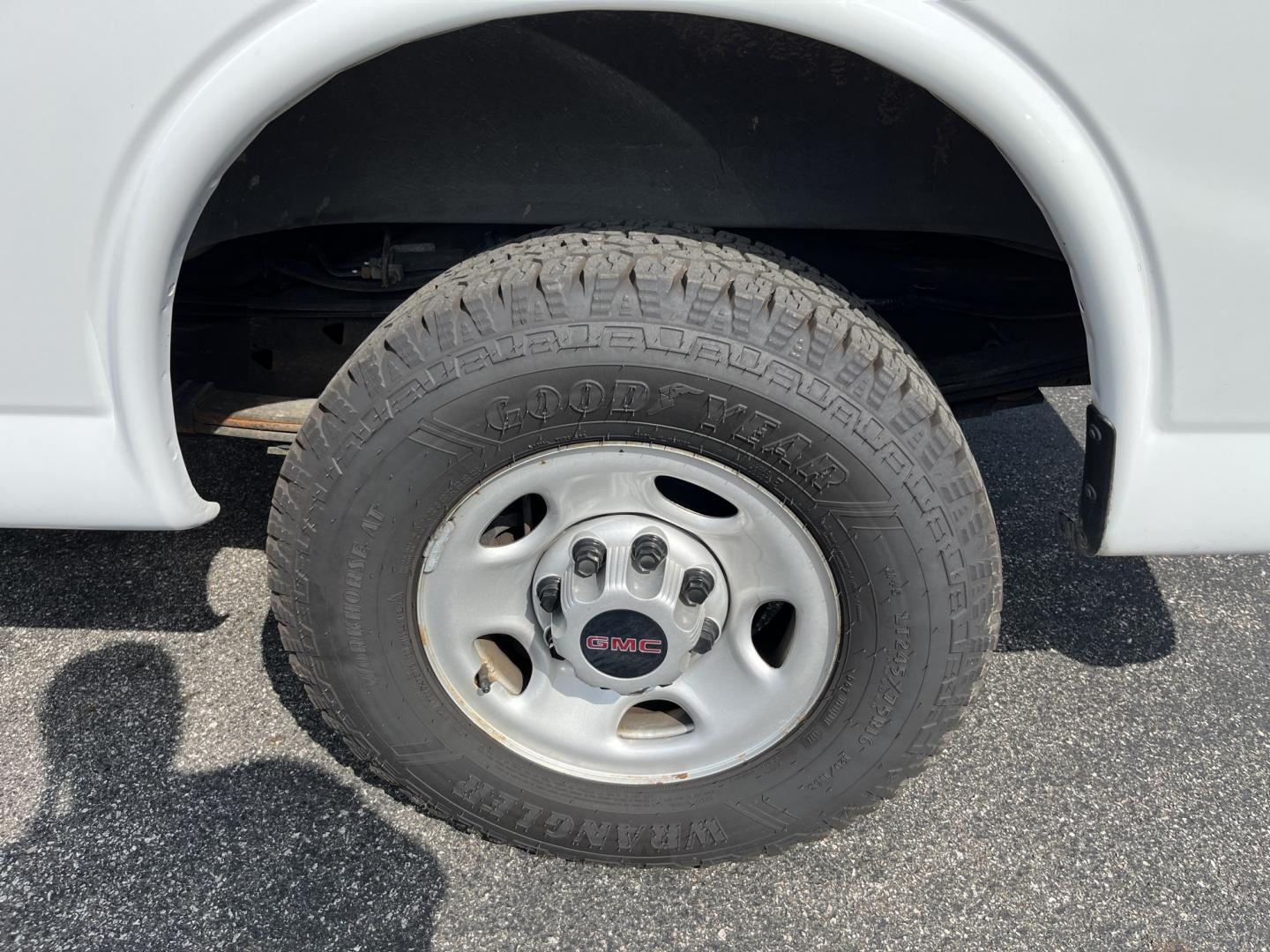 2023 White /Gray GMC Savana G2500 Cargo (1GTW7AFPXP1) with an 4.3L V6 engine, Automatic transmission, located at 11115 Chardon Rd. , Chardon, OH, 44024, (440) 214-9705, 41.580246, -81.241943 - 023 GMC Savana 2500 Cargo Van – Work-Ready Hauler with Real Payload If you need a van that earns its keep, this 2023 GMC Savana 2500 Cargo is built for the job. Finished in Summit White, it has the straightforward look of a commercial van that is ready to work, not just sit on the lot. The 4.3L V- Photo#10