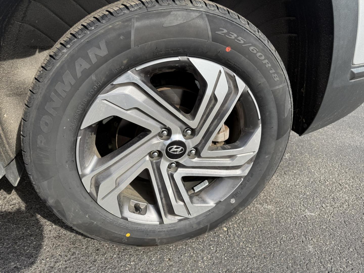 2023 Silver /Black Hyundai Santa Fe SEL AWD (5NMS2DAJ7PH) with an 2.5L I4 DOHC 16V engine, Automatic transmission, located at 547 E. Main St., Orwell, OH, 44076, (440) 437-5893, 41.535435, -80.847855 - 2023 Hyundai Santa Fe SEL AWD – Family-Ready Midsize Comfort with Fresh Tires If you want a midsize SUV that handles family life and changing weather without feeling oversized, this 2023 Hyundai Santa Fe SEL AWD is a strong fit. Finished in Shimmering Silver, with LED daytime running lights and d- Photo#12