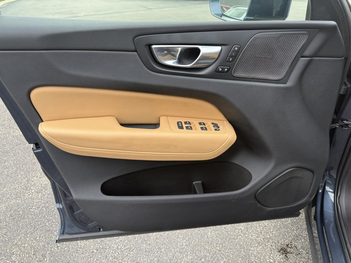 2022 Blue /Brown Volvo XC60 B6 Inscription AWD (YV4062RL3N1) with an 2.0L I4 DOHC 16V Twin Charged engine, Automatc transmission, located at 11115 Chardon Rd. , Chardon, OH, 44024, (440) 214-9705, 41.580246, -81.241943 - 2022 Volvo XC60 B6 AWD Inscription – Scandinavian Luxury, Quiet Confidence, and One-Owner Prestige! This is not just another crossover. This 2022 Volvo XC60 B6 AWD Inscription is the kind of vehicle you settle into and immediately feel the difference. The Inscription badge is Volvo’s statement- Photo#8
