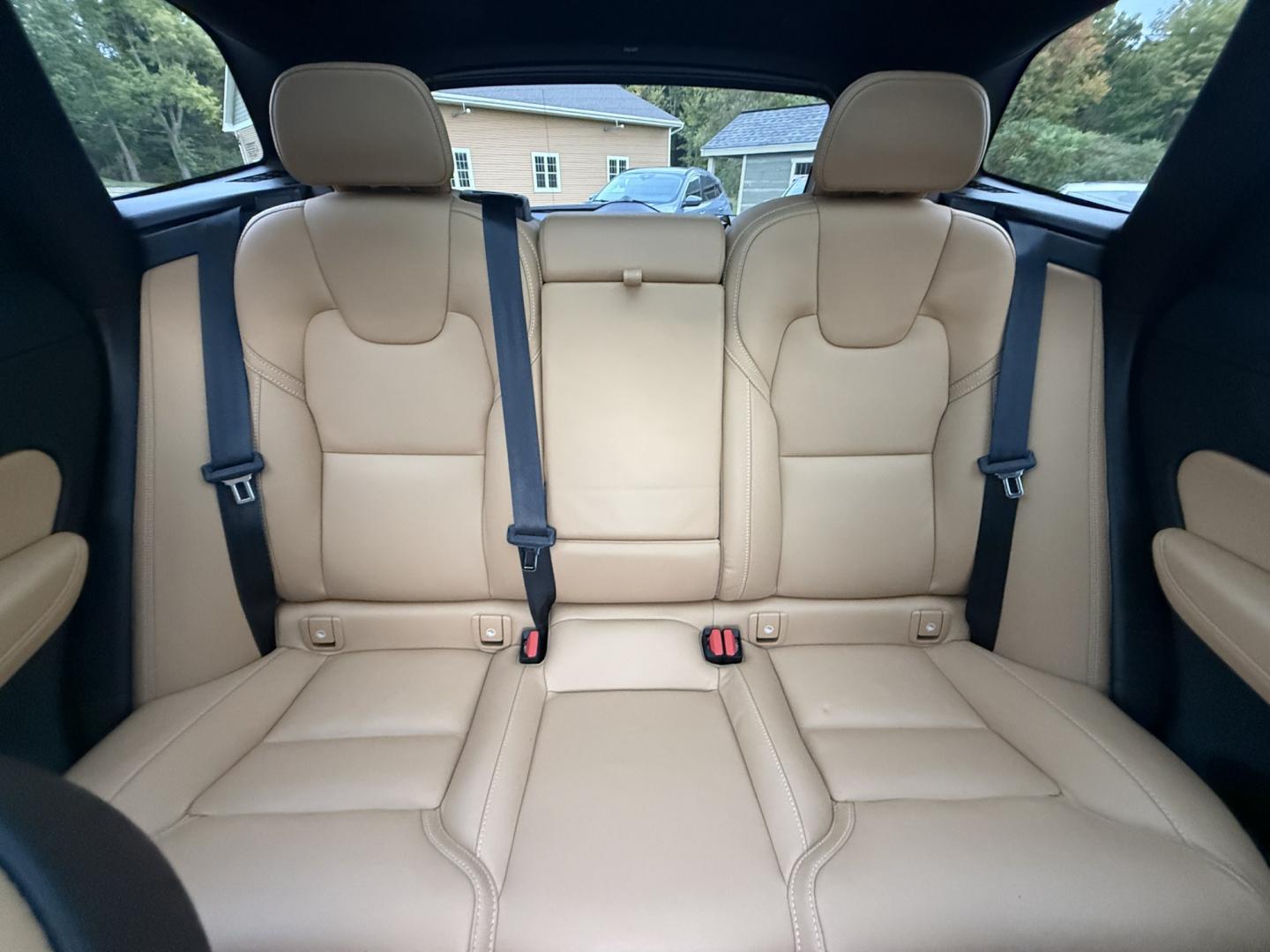 2022 Blue /Brown Volvo XC60 B6 Inscription AWD (YV4062RL3N1) with an 2.0L I4 DOHC 16V Twin Charged engine, Automatc transmission, located at 11115 Chardon Rd. , Chardon, OH, 44024, (440) 214-9705, 41.580246, -81.241943 - 2022 Volvo XC60 B6 AWD Inscription – Scandinavian Luxury, Quiet Confidence, and One-Owner Prestige! This is not just another crossover. This 2022 Volvo XC60 B6 AWD Inscription is the kind of vehicle you settle into and immediately feel the difference. The Inscription badge is Volvo’s statement- Photo#23