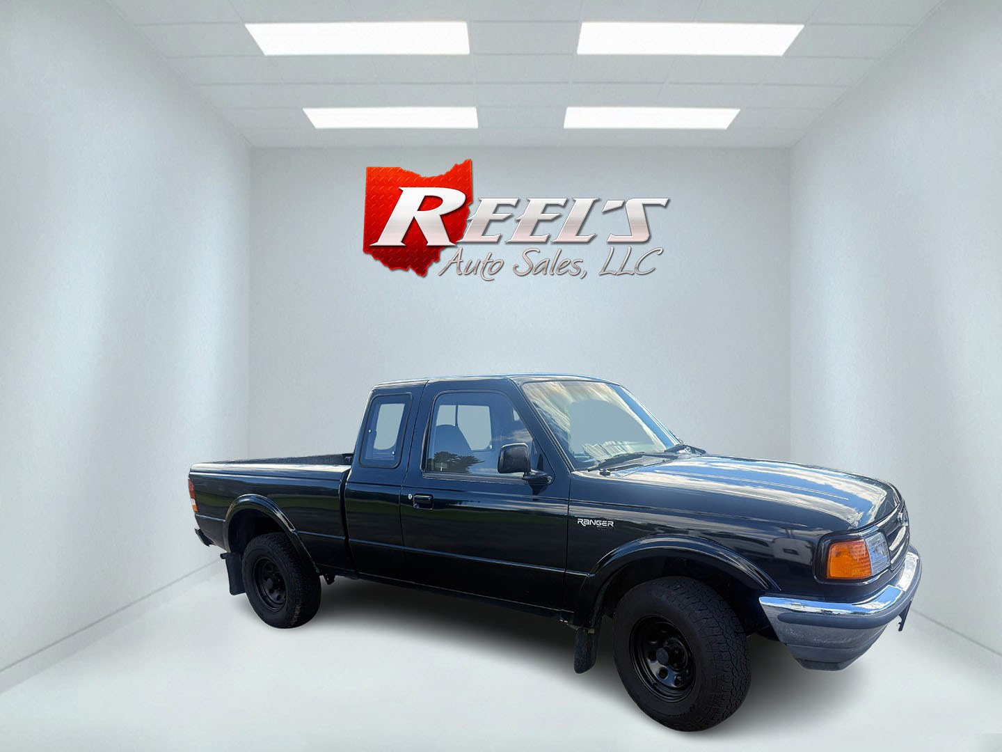 1993 Black /Tan Ford Ranger XLT SuperCab 4WD (1FTCR15X8PP) with an 4.0L V6 OHV 12V engine, Automatic transmission, located at 11115 Chardon Rd. , Chardon, OH, 44024, (440) 214-9705, 41.580246, -81.241943- Photo#3