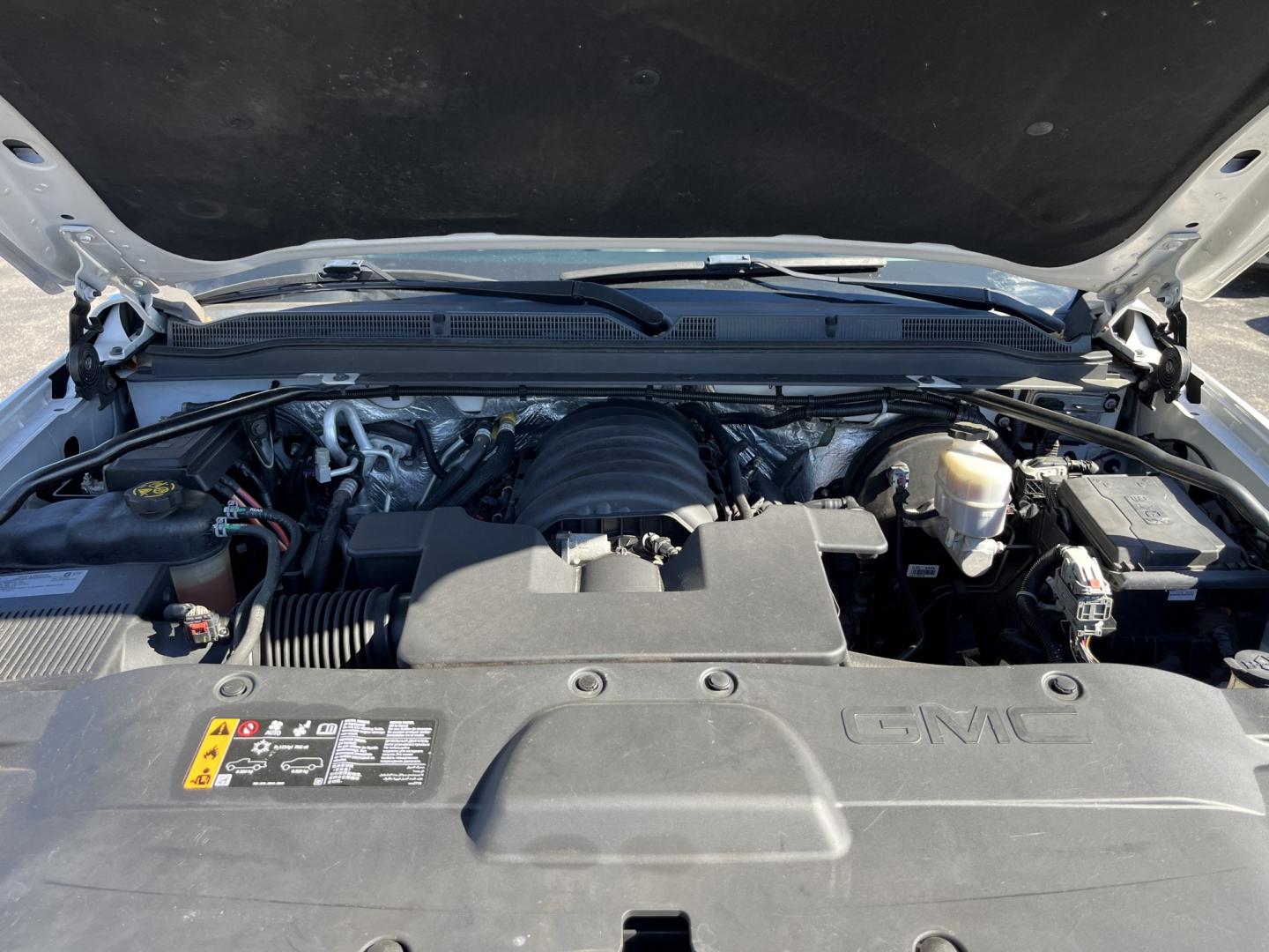 2018 GMC Yukon XL Denali 4WD (1GKS2HKJ8JR) with an 6.2L V8 OHV 16V engine, 6A transmission, located at 547 E. Main St., Orwell, OH, 44076, (440) 437-5893, 41.535435, -80.847855- Photo#13