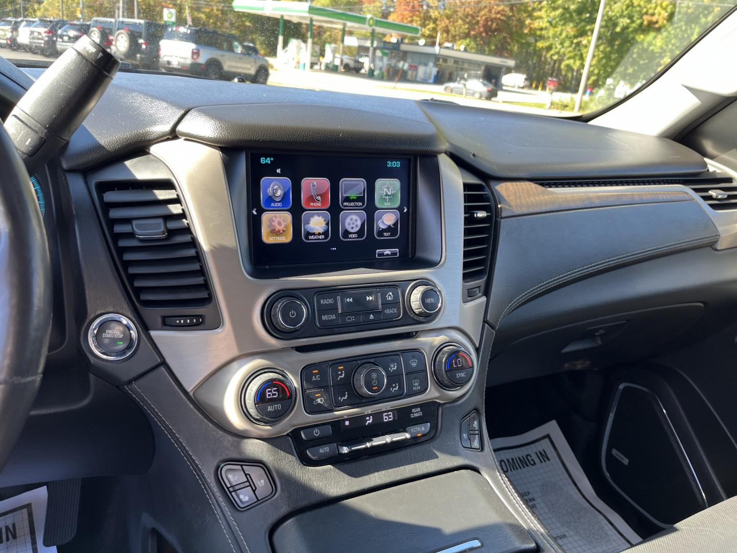 2018 GMC Yukon XL Denali 4WD (1GKS2HKJ8JR) with an 6.2L V8 OHV 16V engine, 6A transmission, located at 547 E. Main St., Orwell, OH, 44076, (440) 437-5893, 41.535435, -80.847855- Photo#25